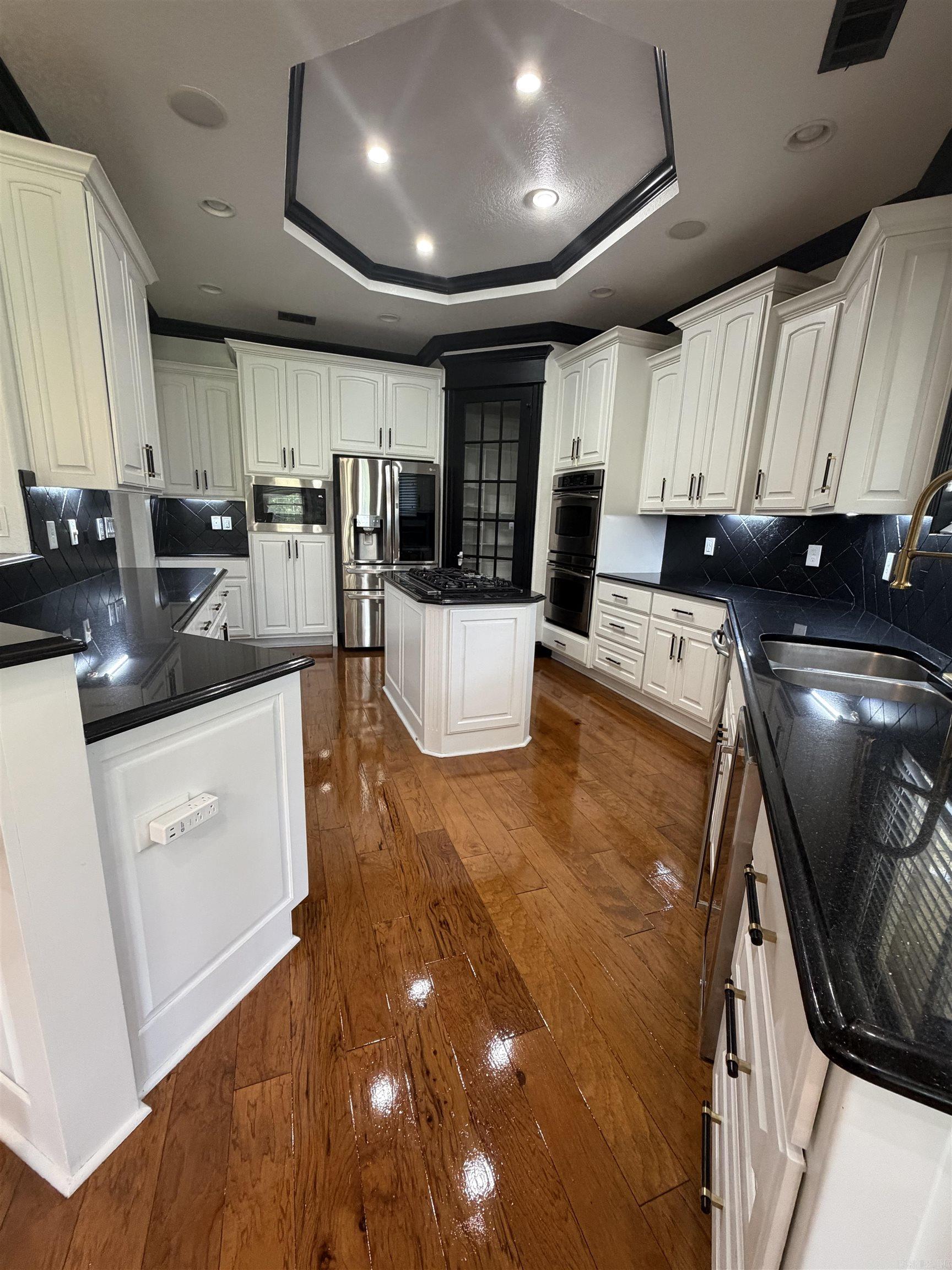 60 Deauville  Little Rock, AR