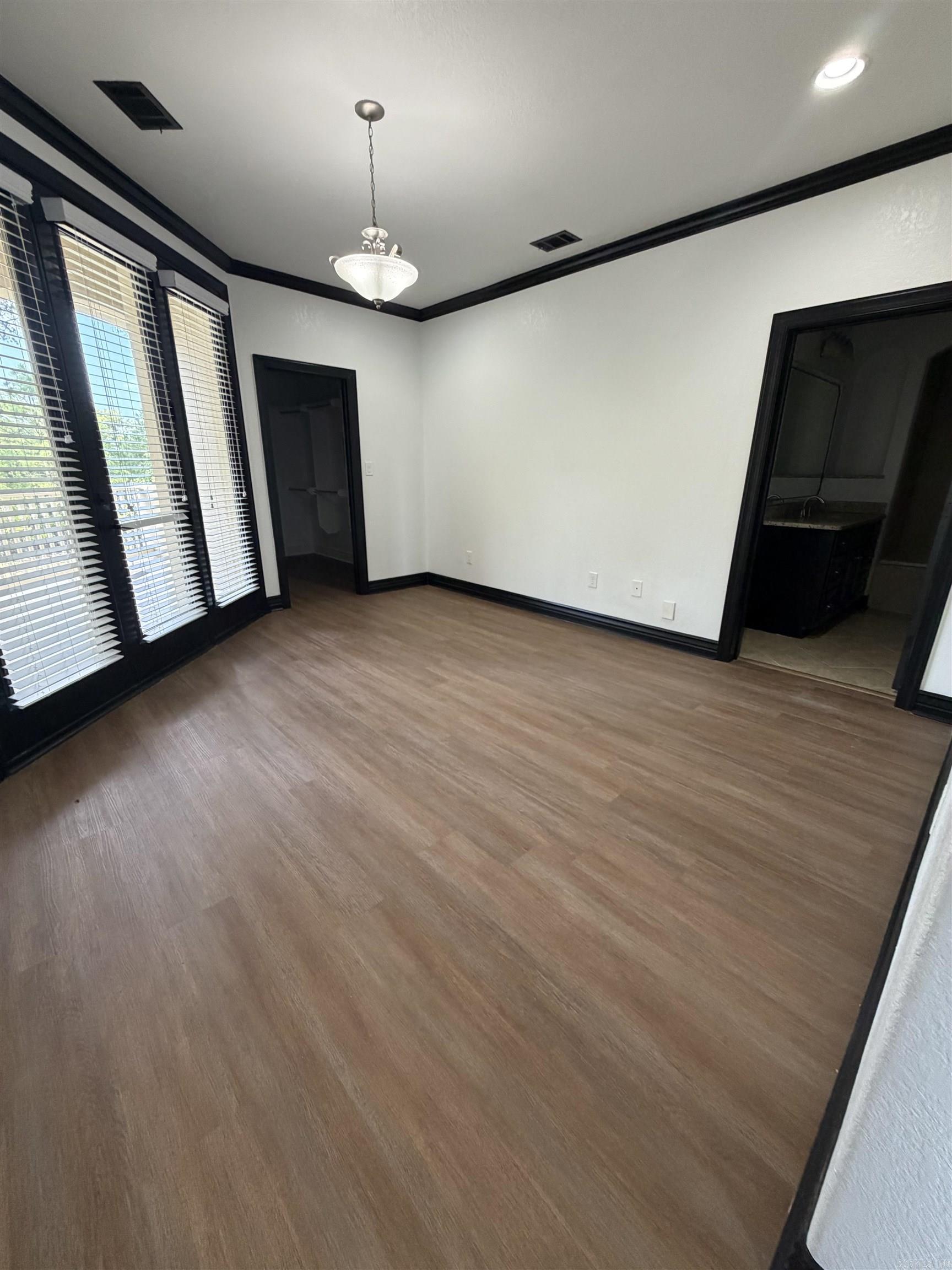 60 Deauville  Little Rock, AR