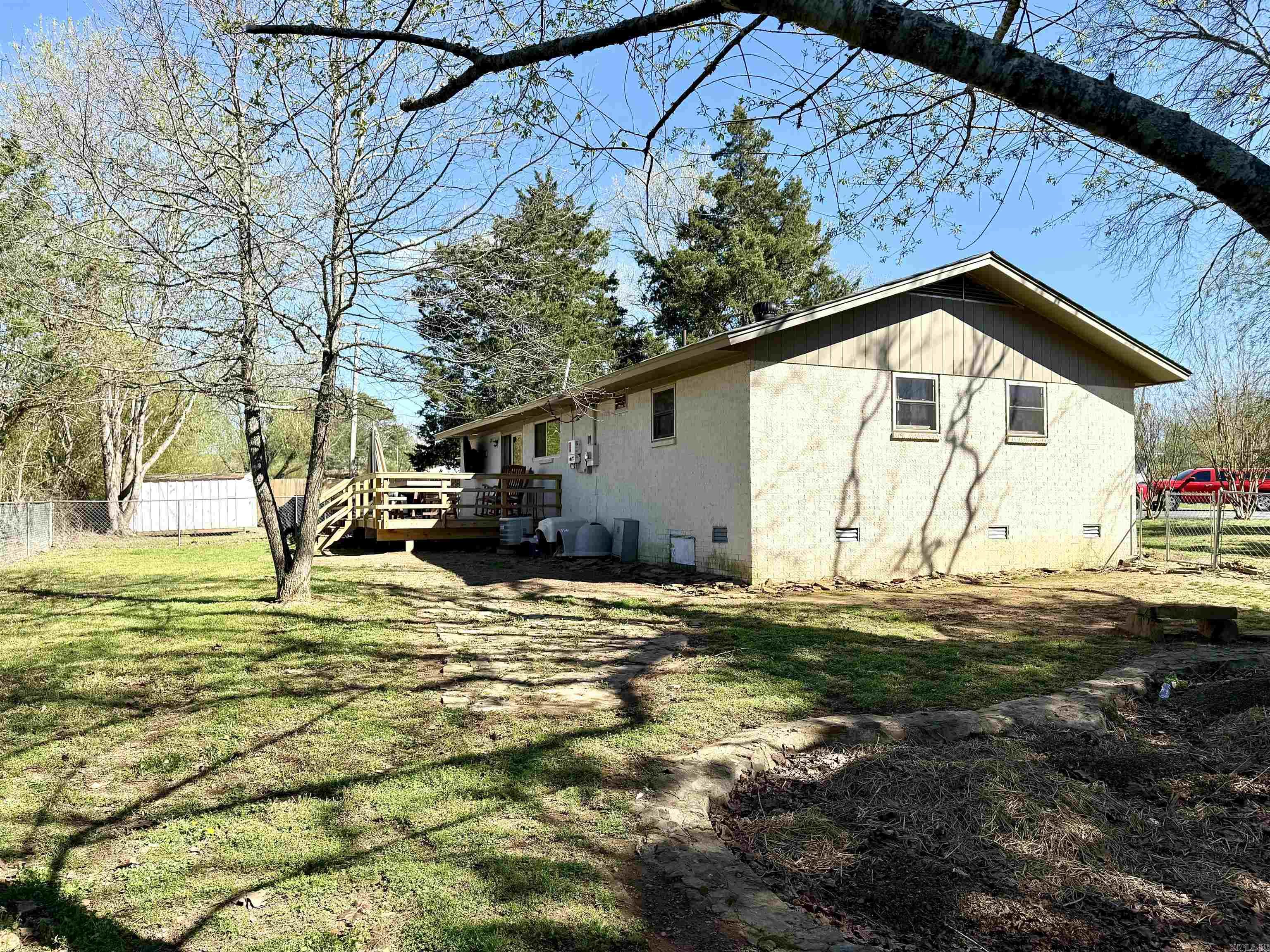 75 New  Quitman, AR