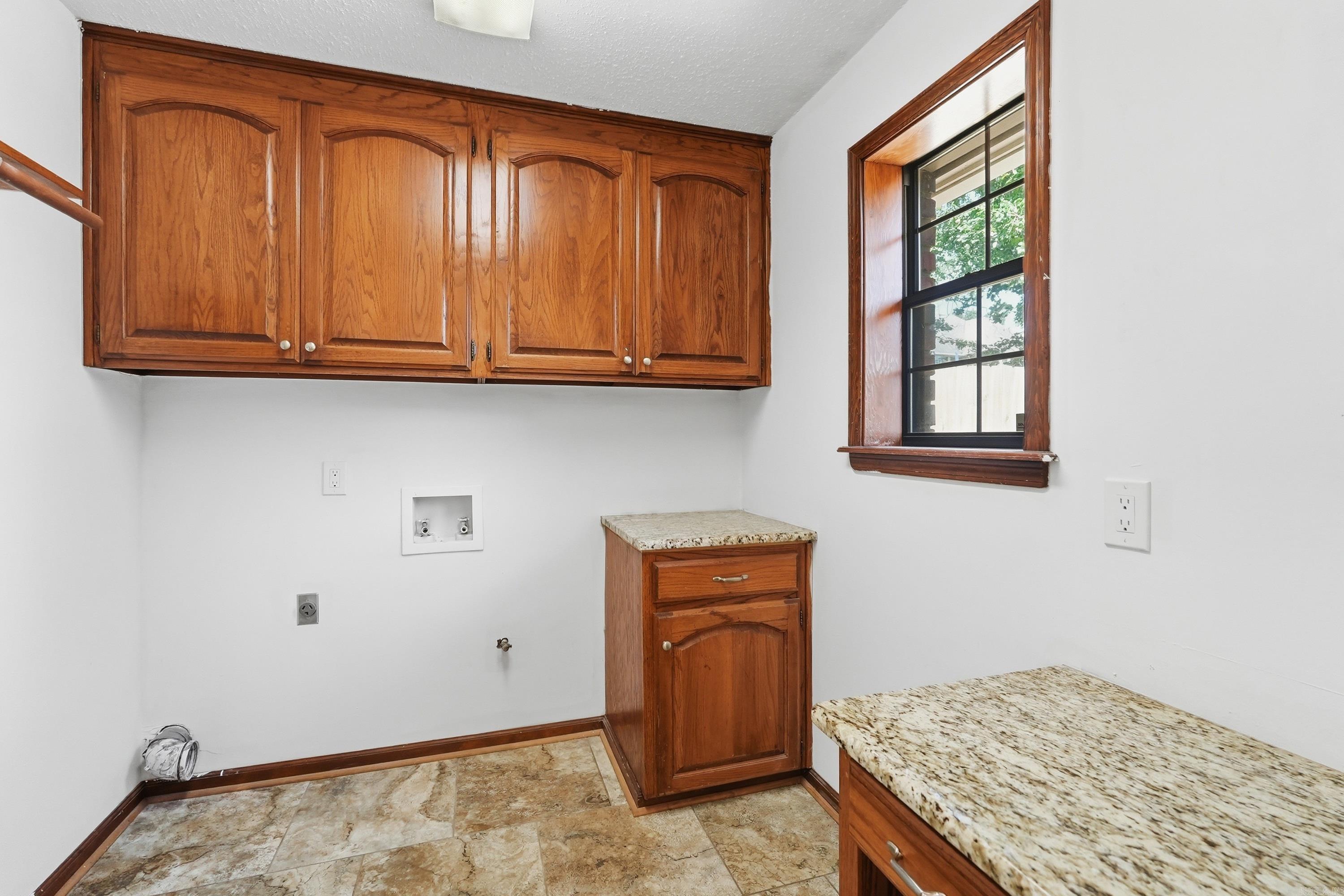 18 Blue Mountain Dr  Maumelle, AR