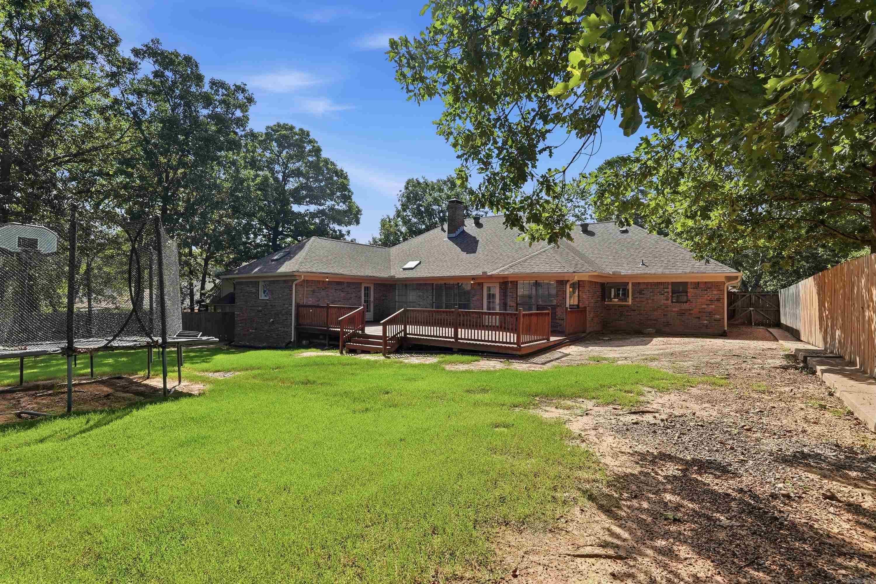 18 Blue Mountain Dr  Maumelle, AR