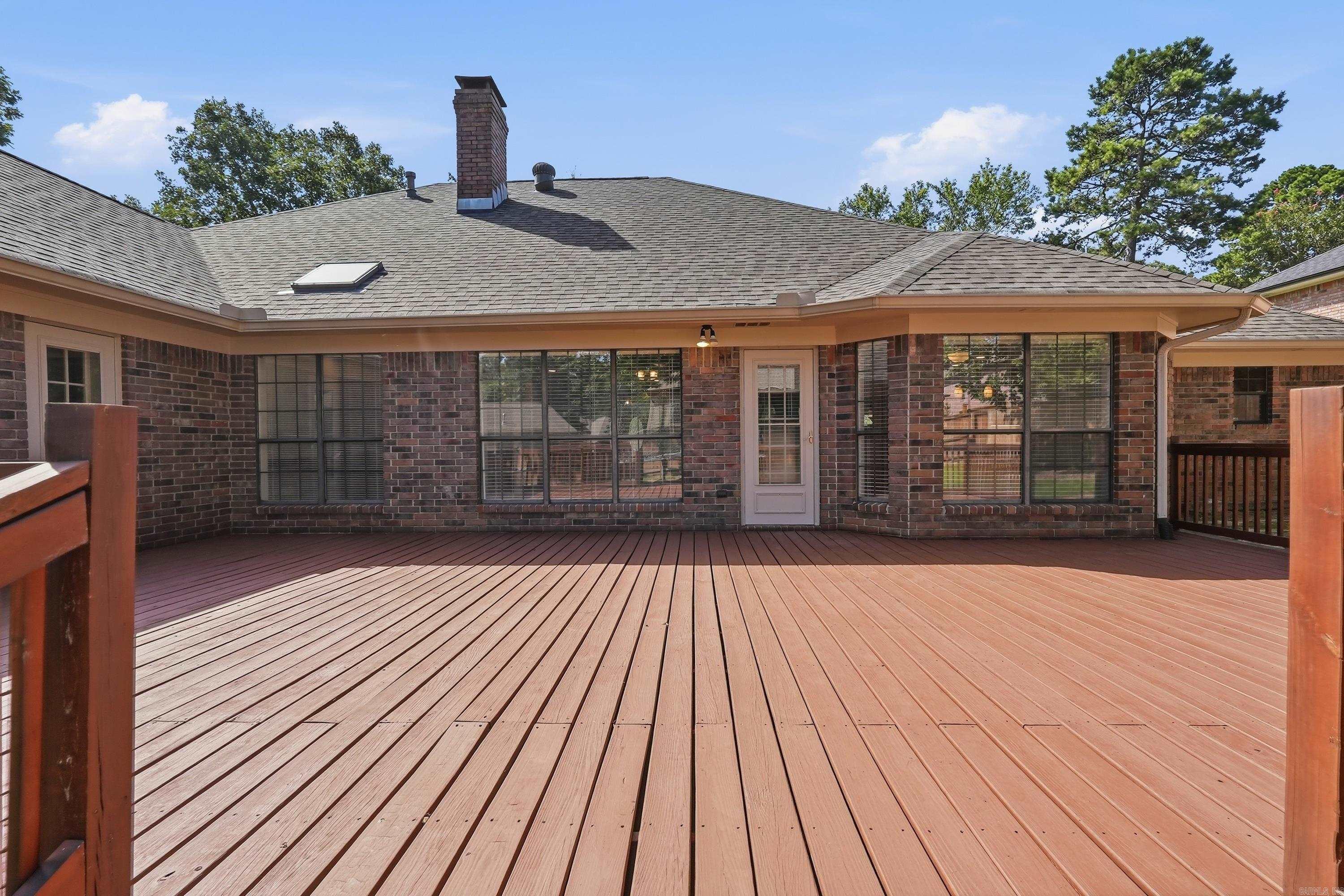 18 Blue Mountain Dr  Maumelle, AR