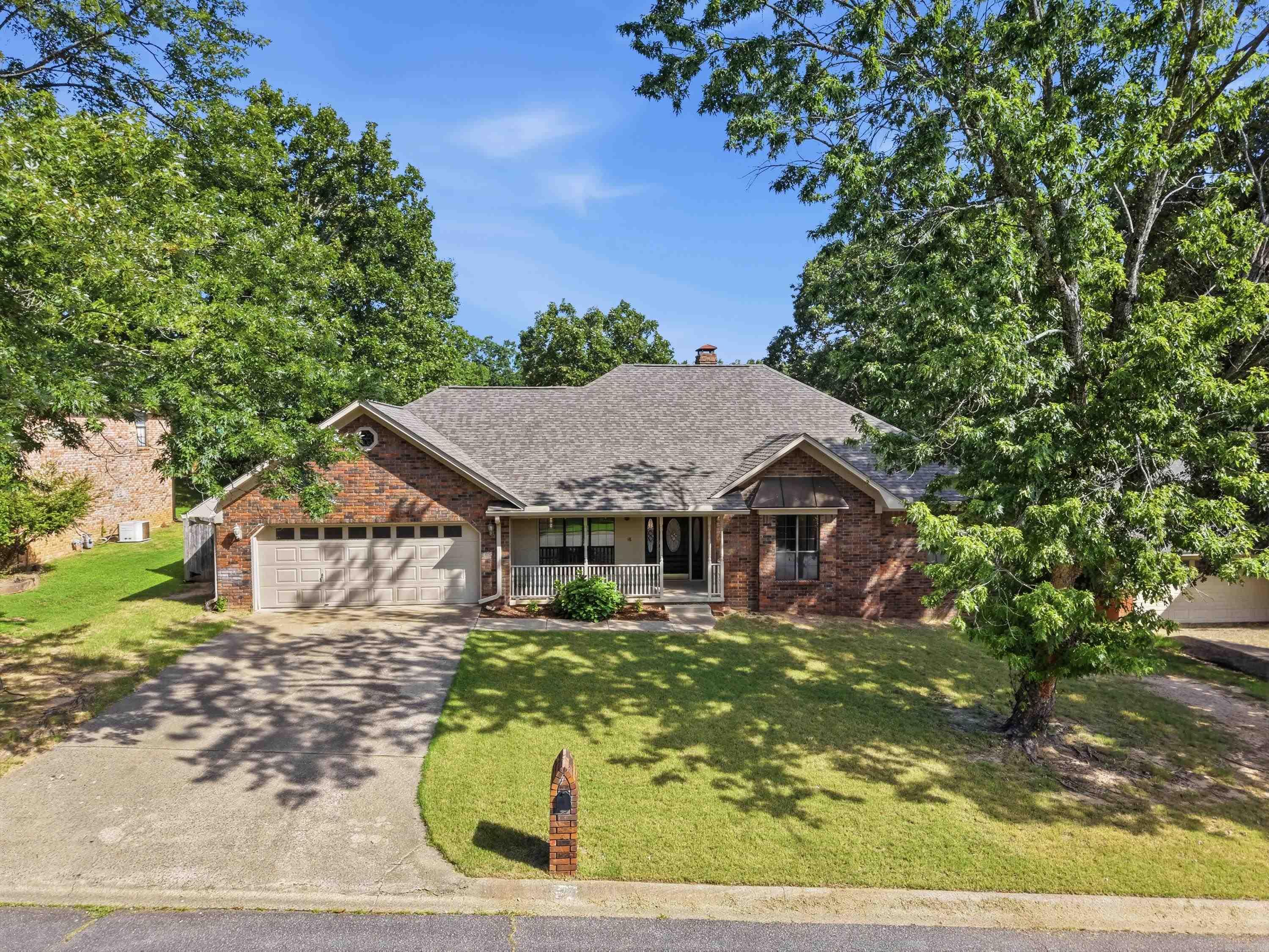 18 Blue Mountain Dr  Maumelle, AR