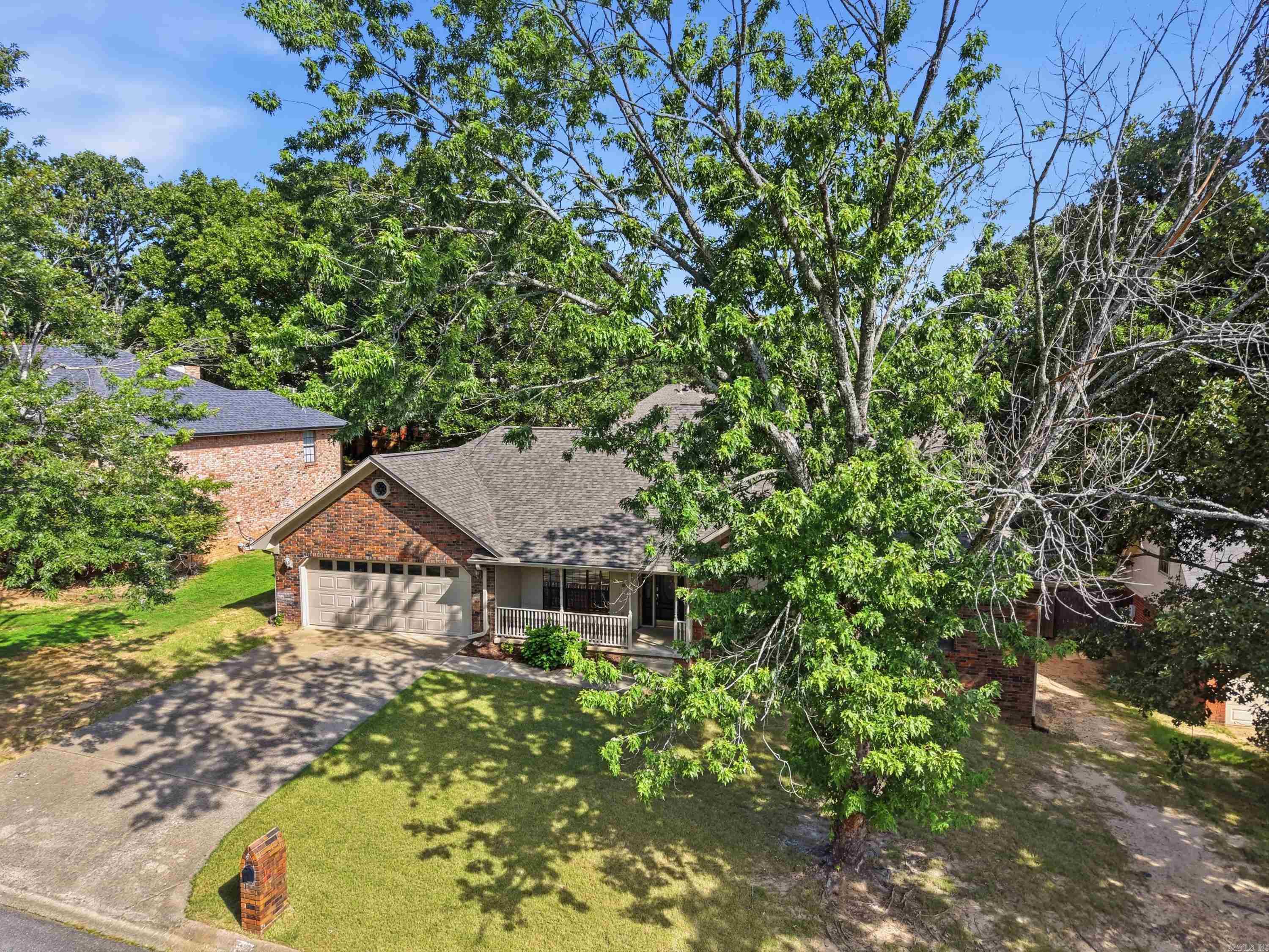18 Blue Mountain Dr  Maumelle, AR