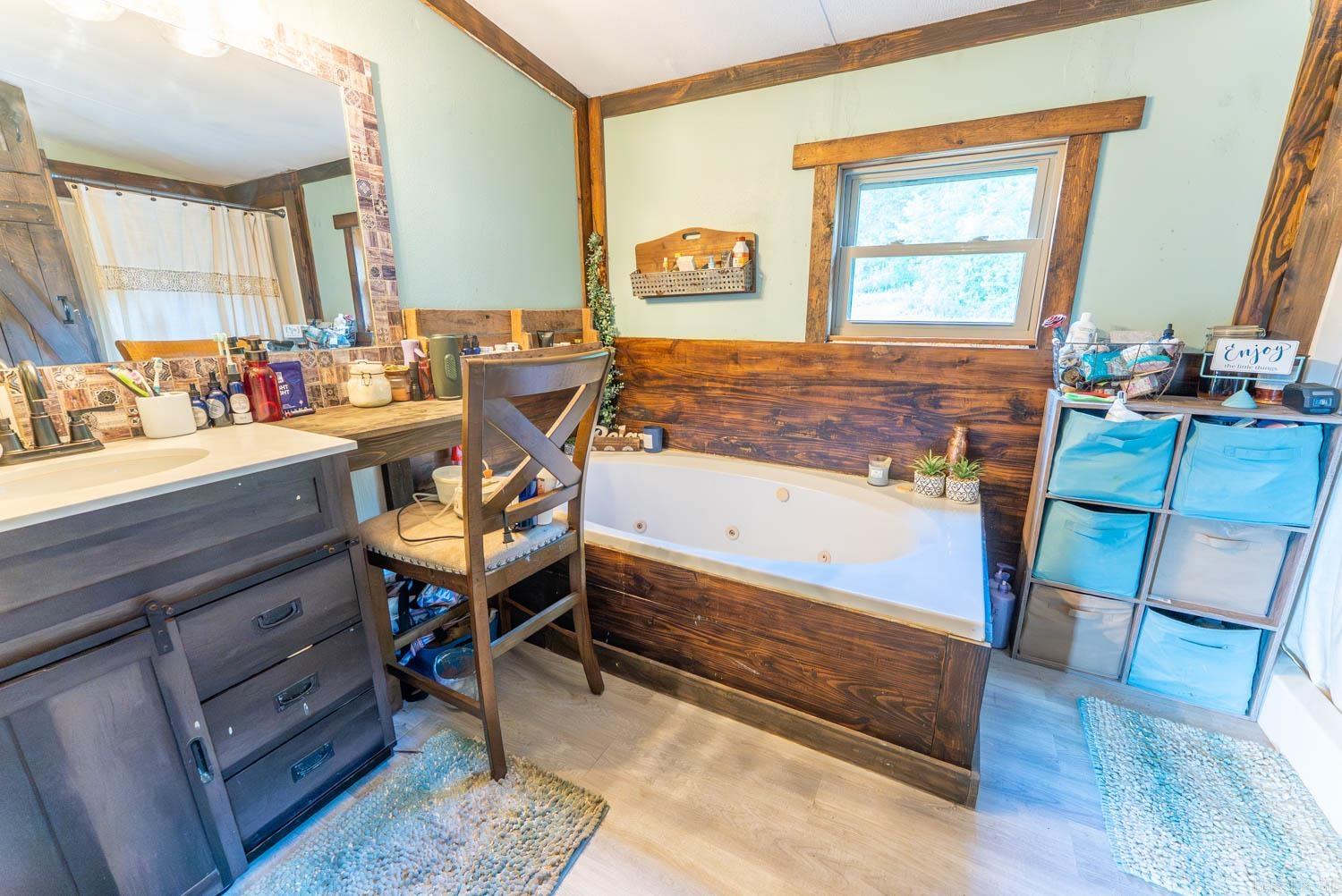 221 Woodridge  Mammoth Spring, AR