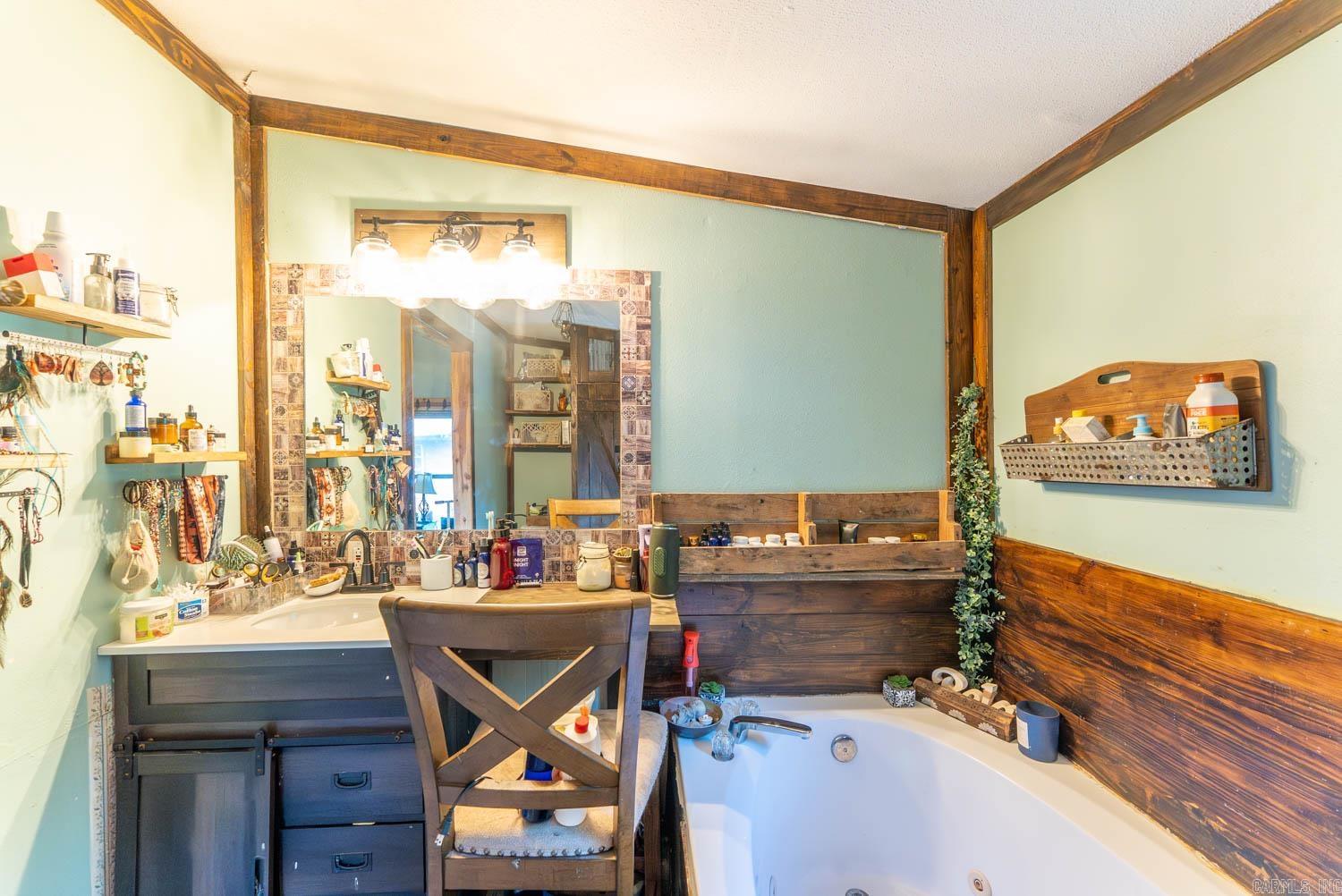 221 Woodridge  Mammoth Spring, AR