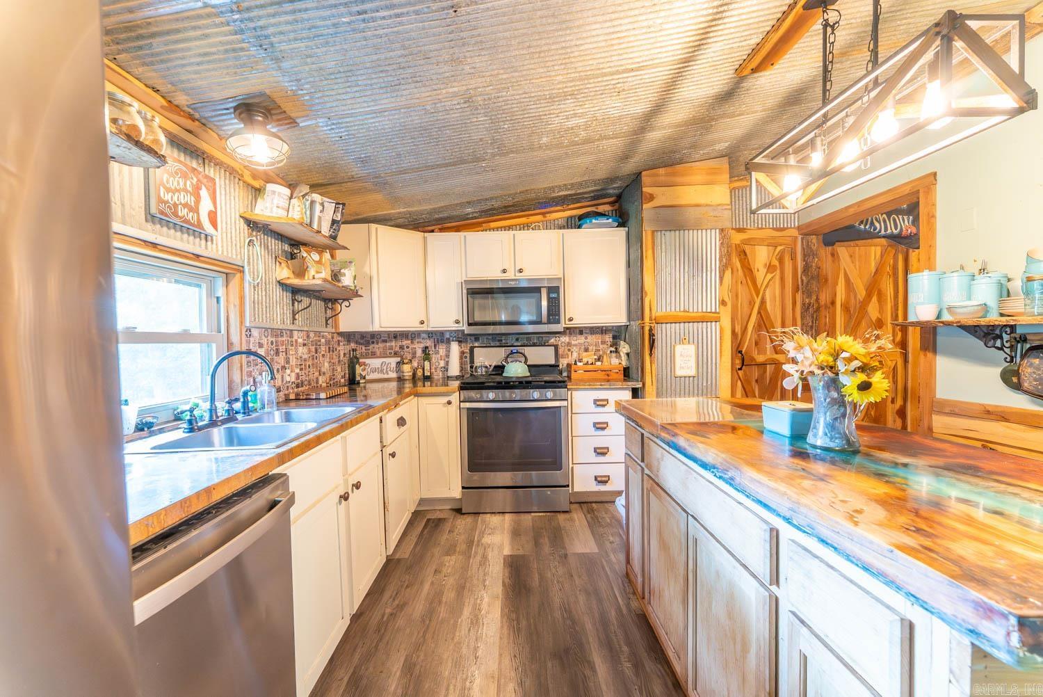 221 Woodridge  Mammoth Spring, AR