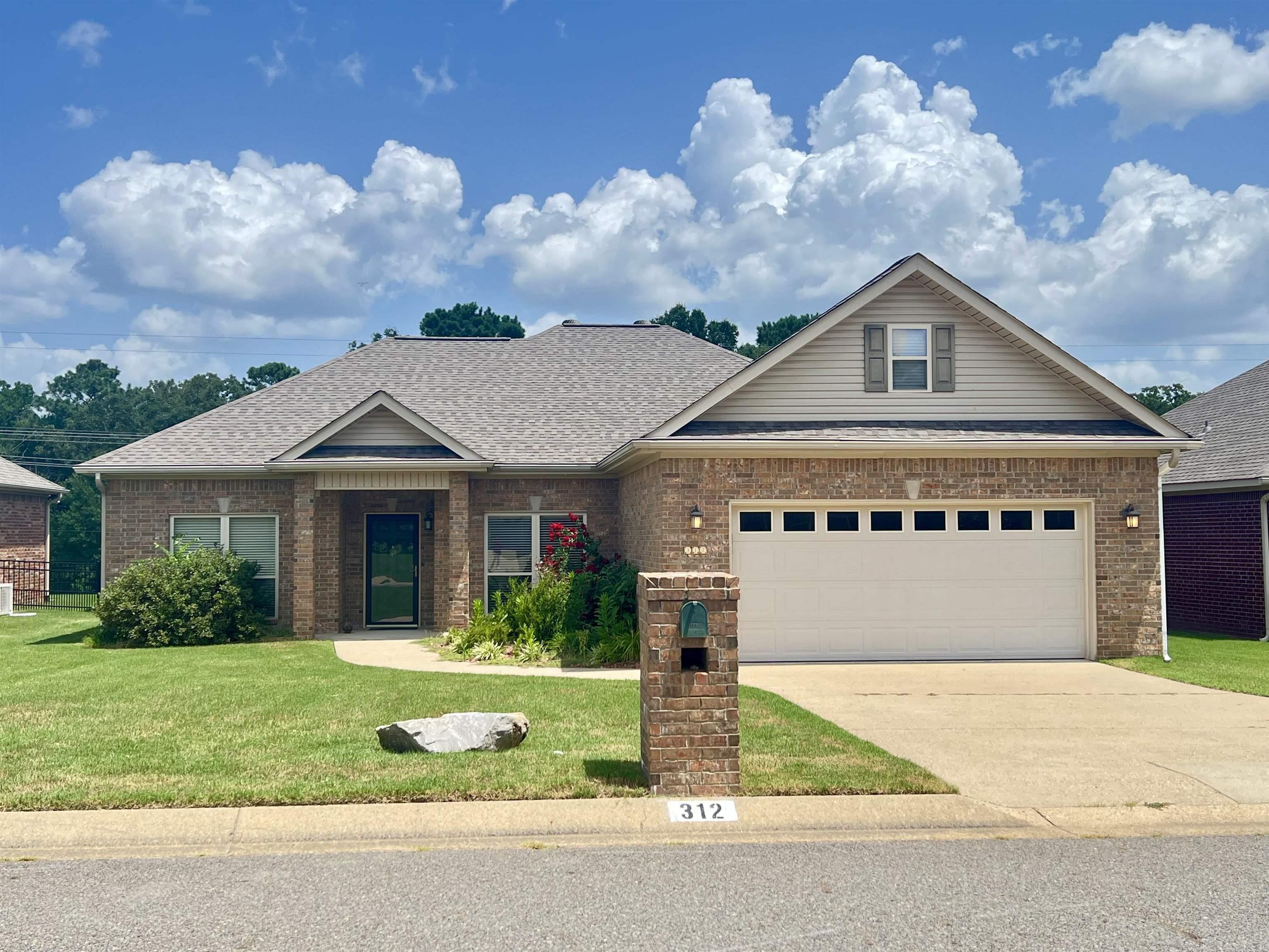 312 Willowbend  Hot Springs, AR