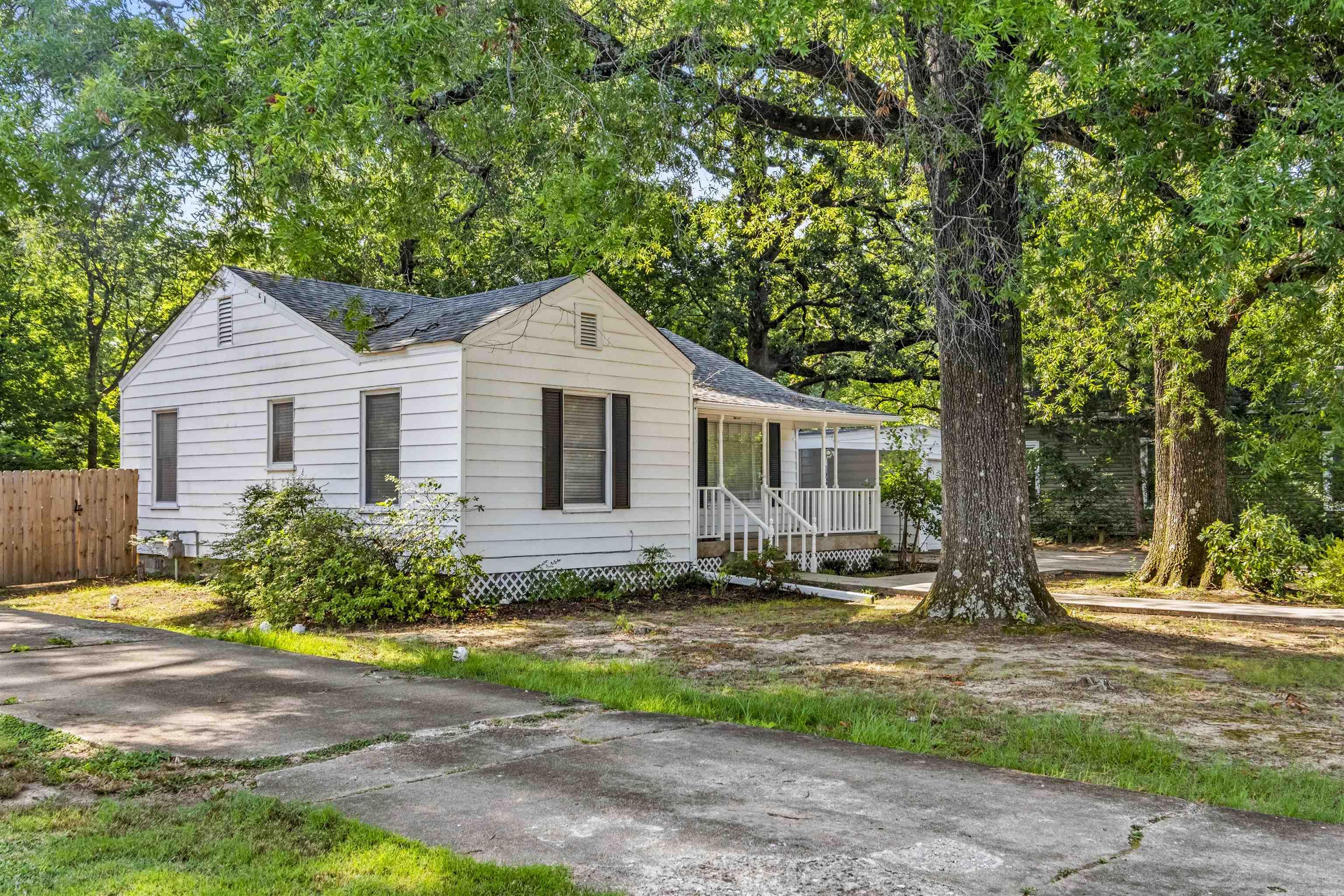 1200 Donaghey  Conway, AR