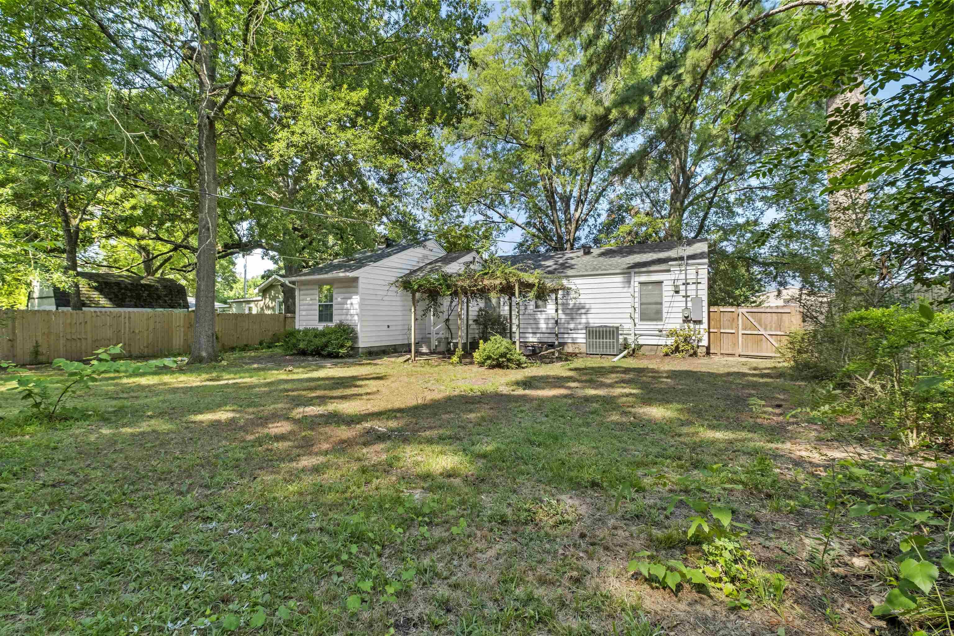 1200 Donaghey  Conway, AR