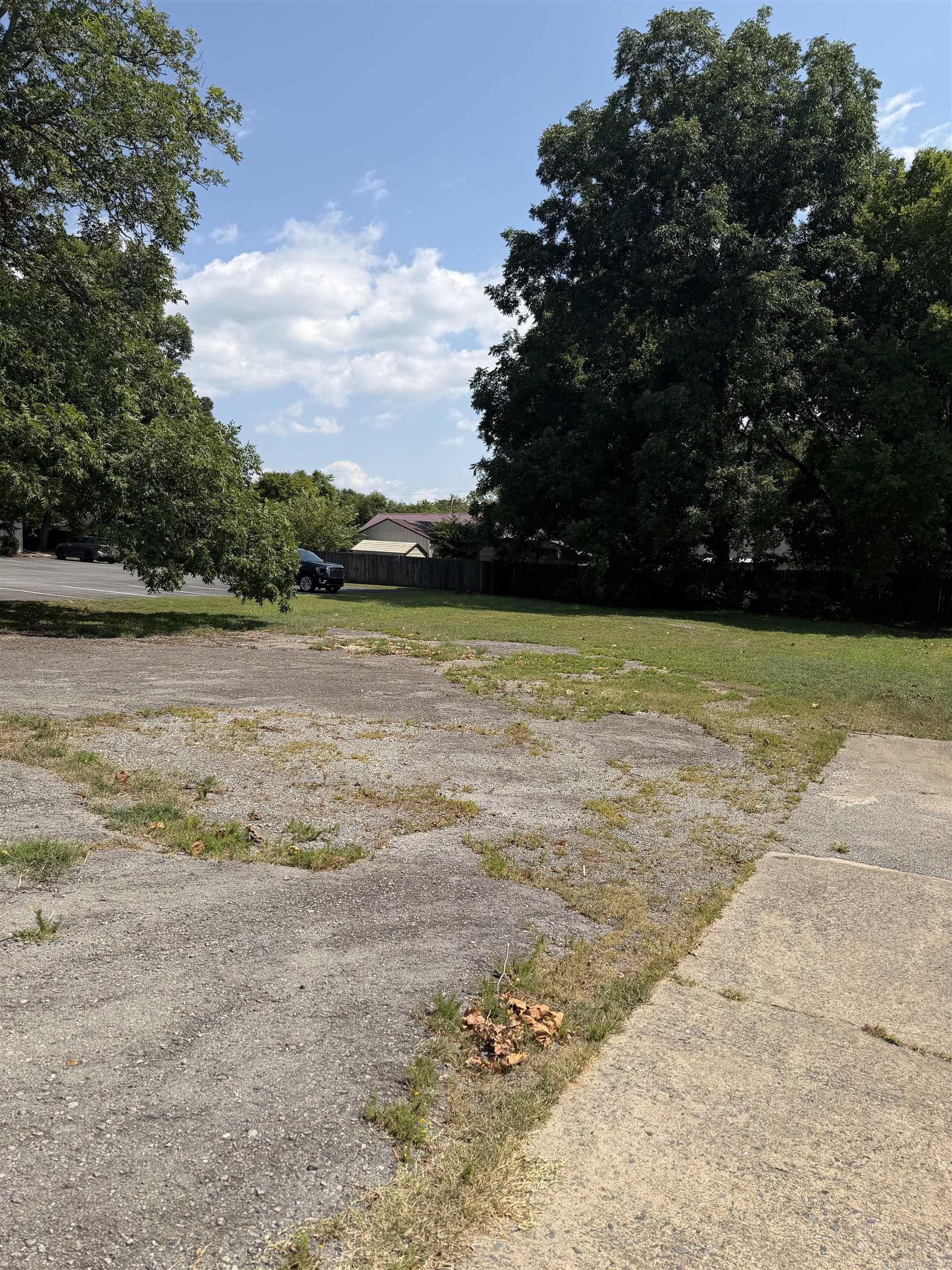 910 W SOUTH  Benton, AR