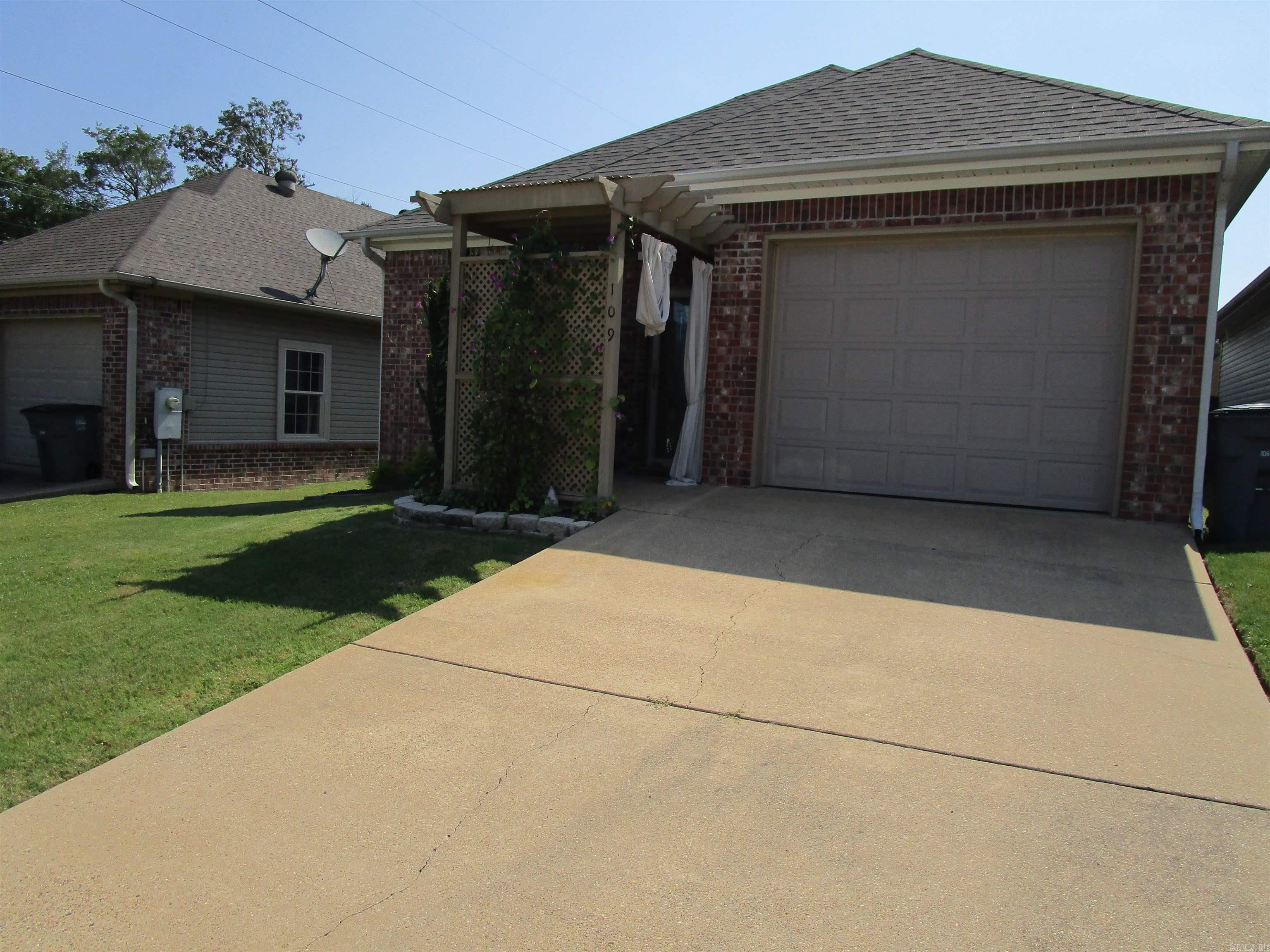109 Lily  Hot Springs, AR