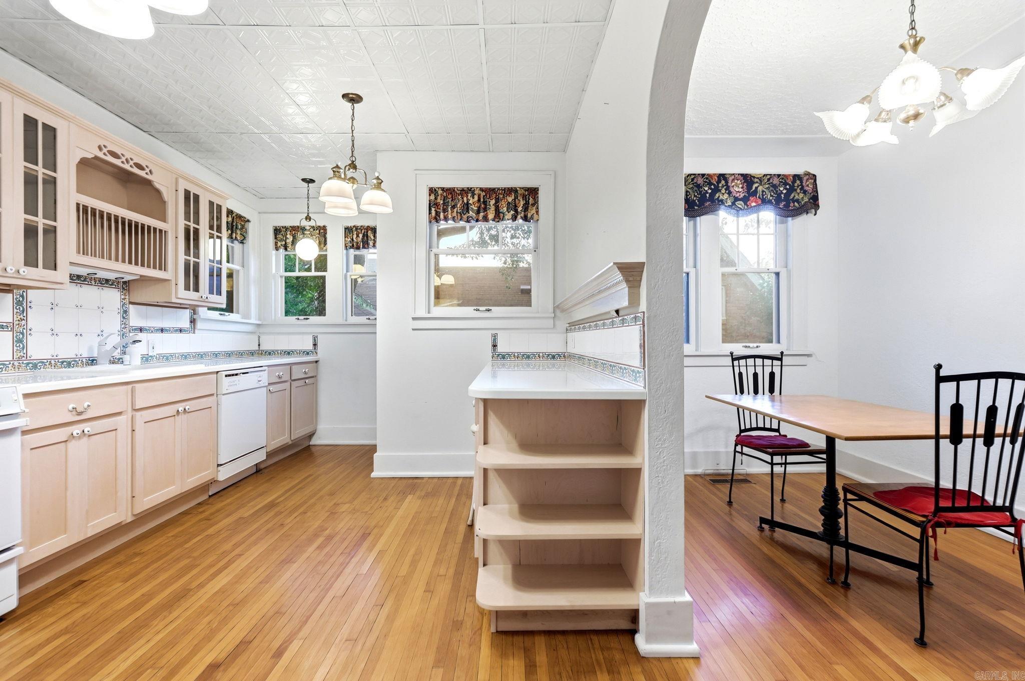 3905 Oakwood  Little Rock, AR
