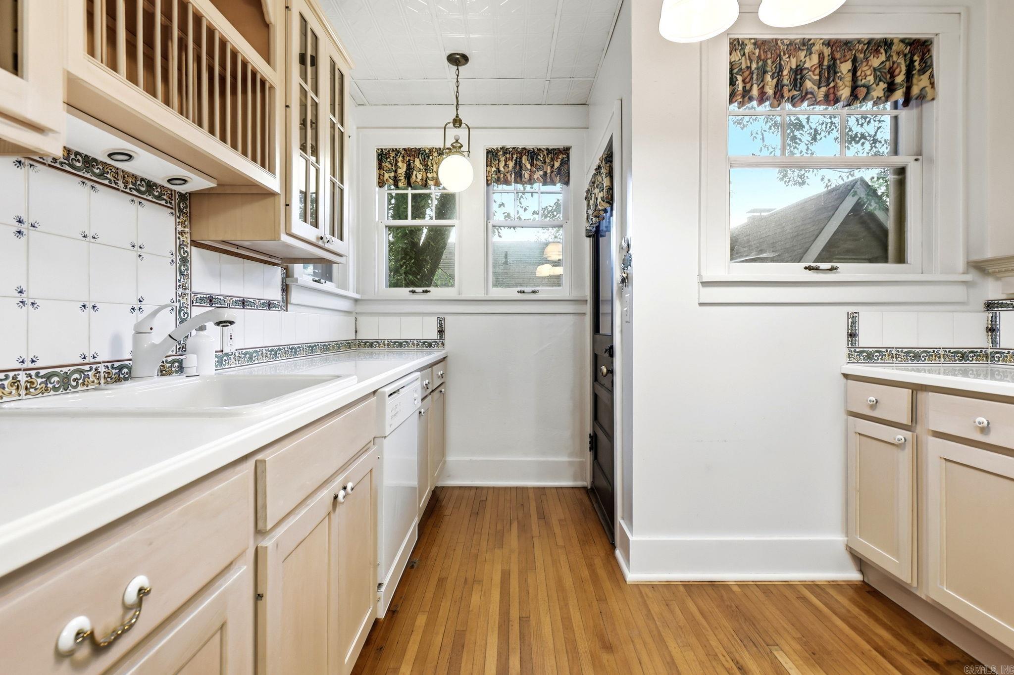 3905 Oakwood  Little Rock, AR