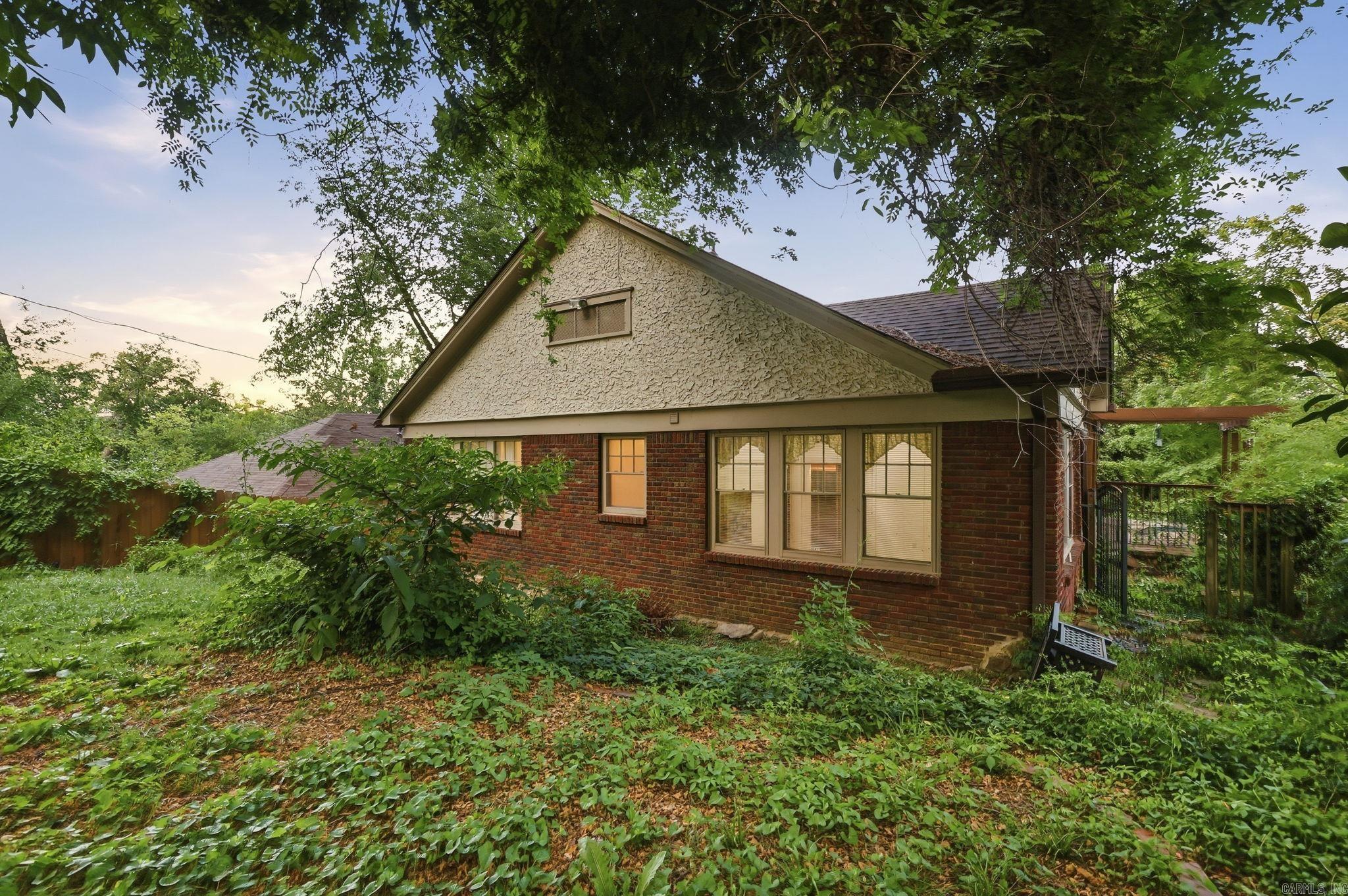 3905 Oakwood  Little Rock, AR