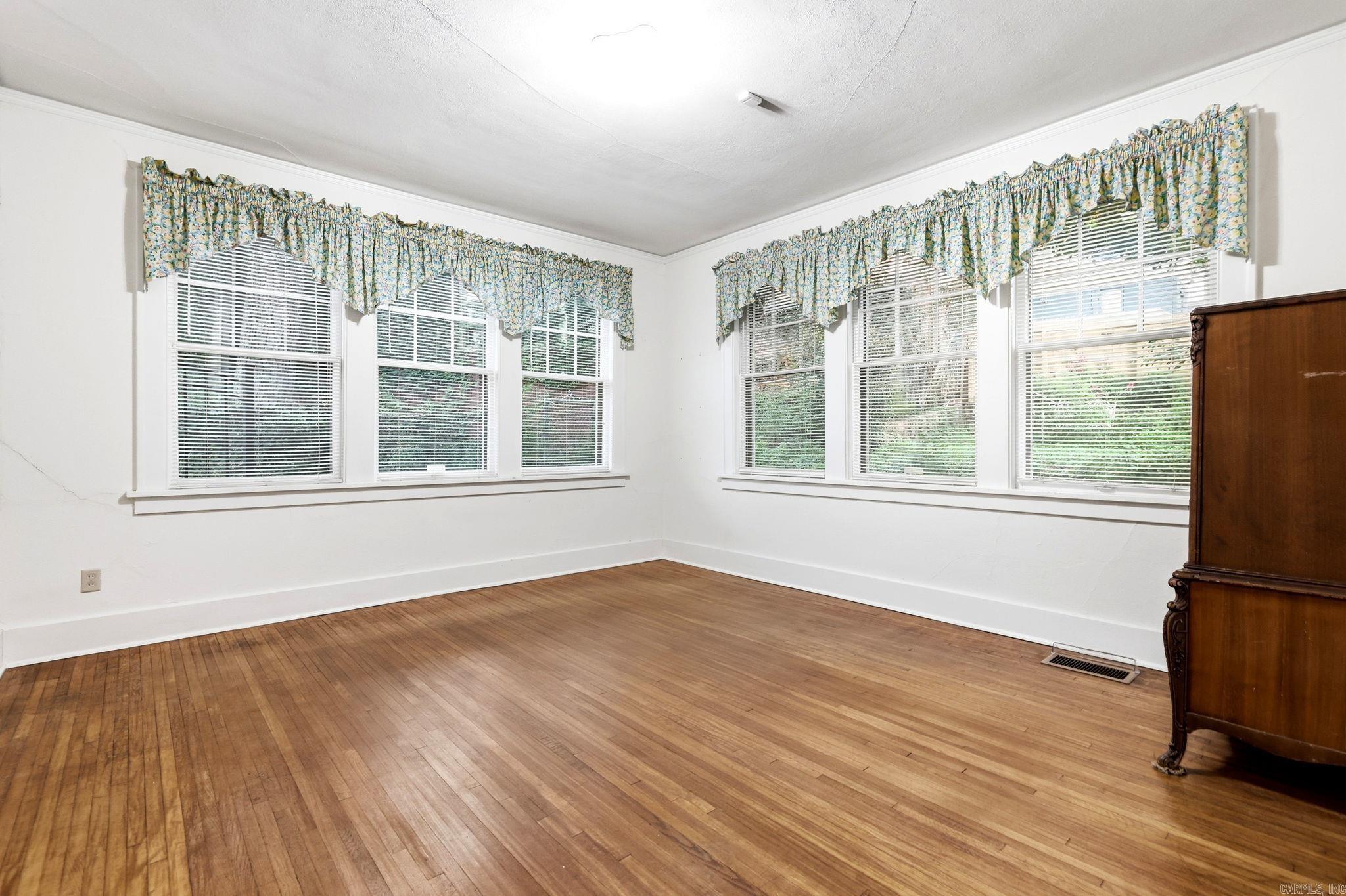 3905 Oakwood  Little Rock, AR