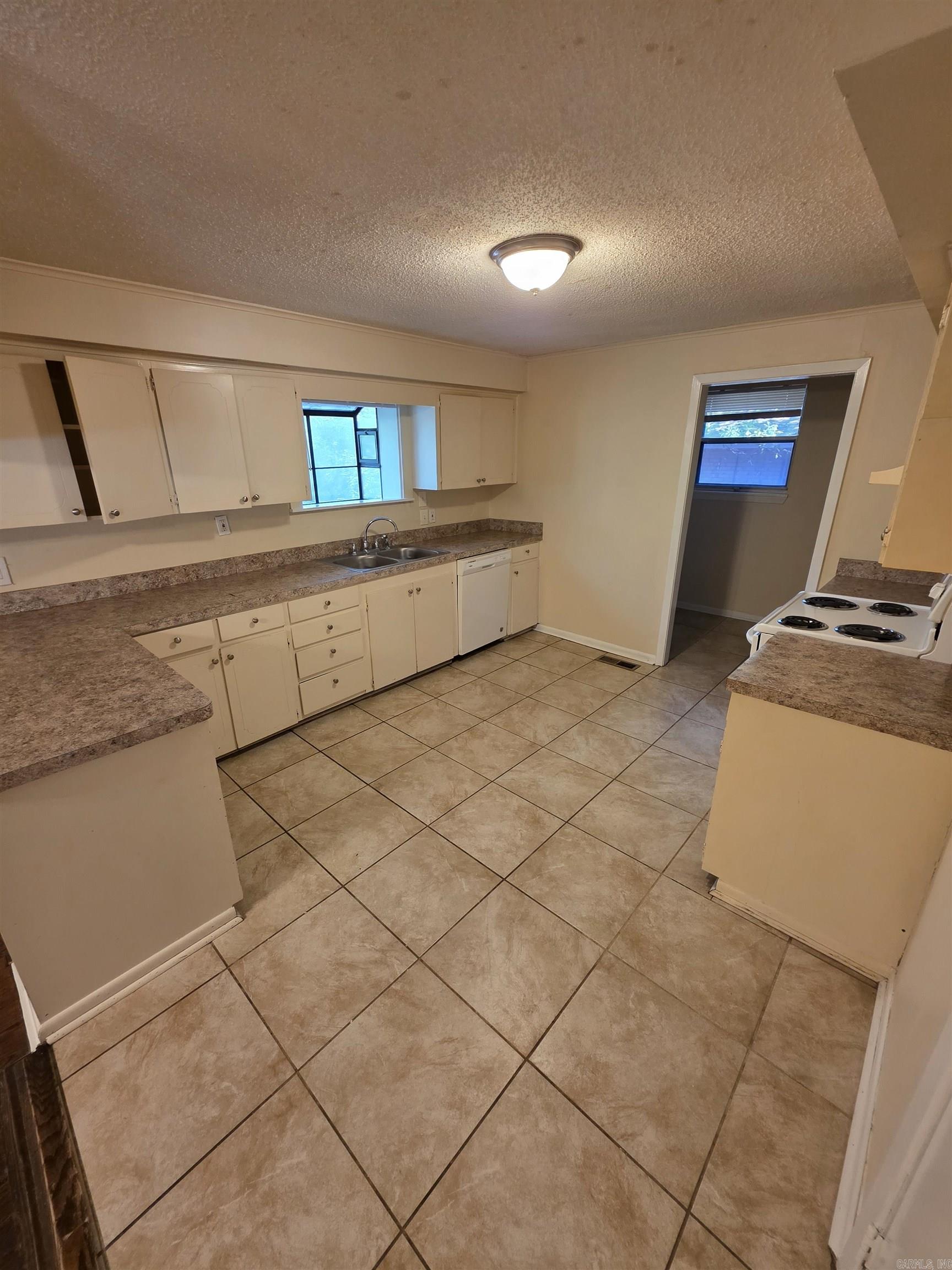 6604 W 31  Little Rock, AR