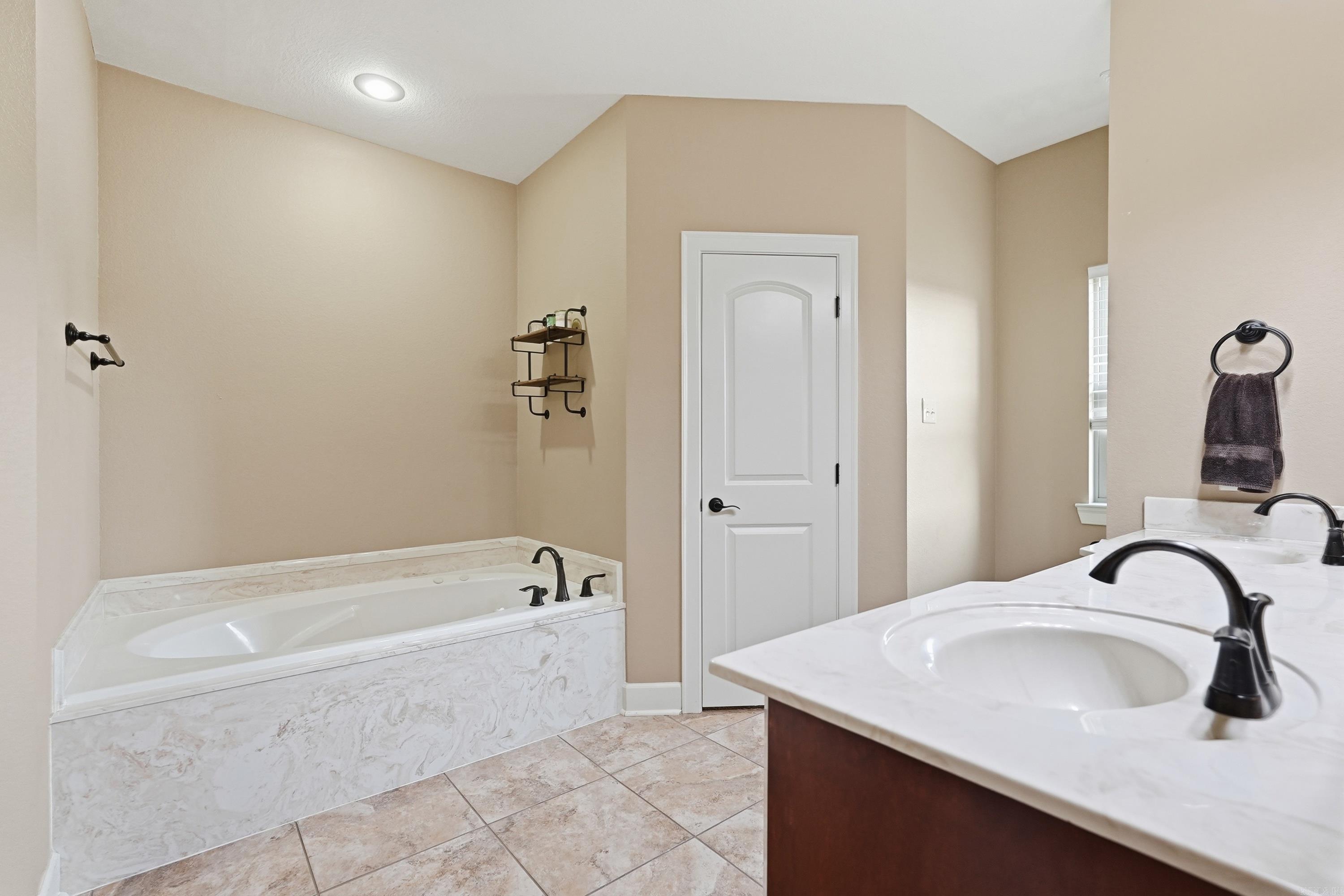 10 Parkway  Greenbrier, AR