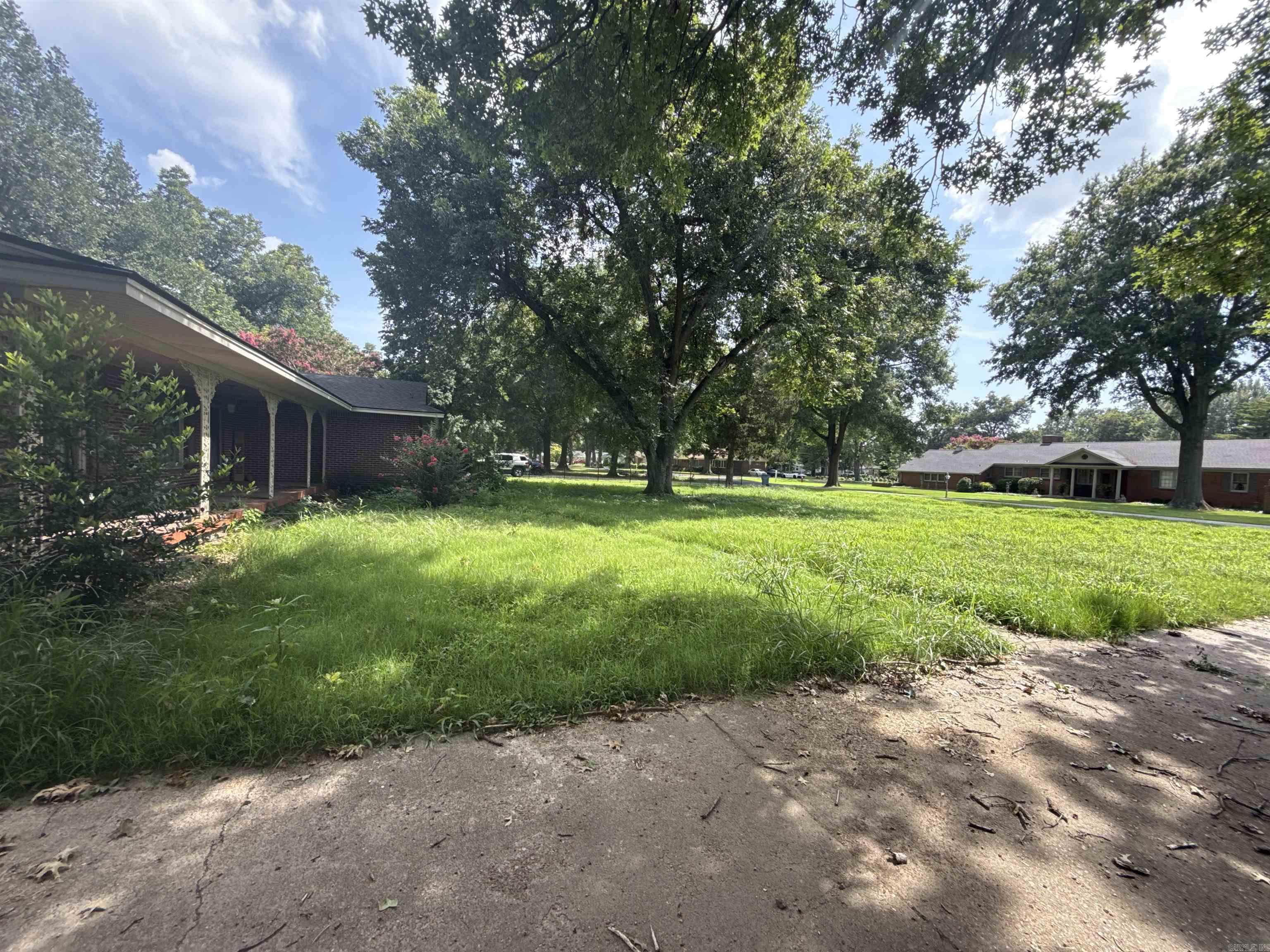 123 East  Osceola, AR