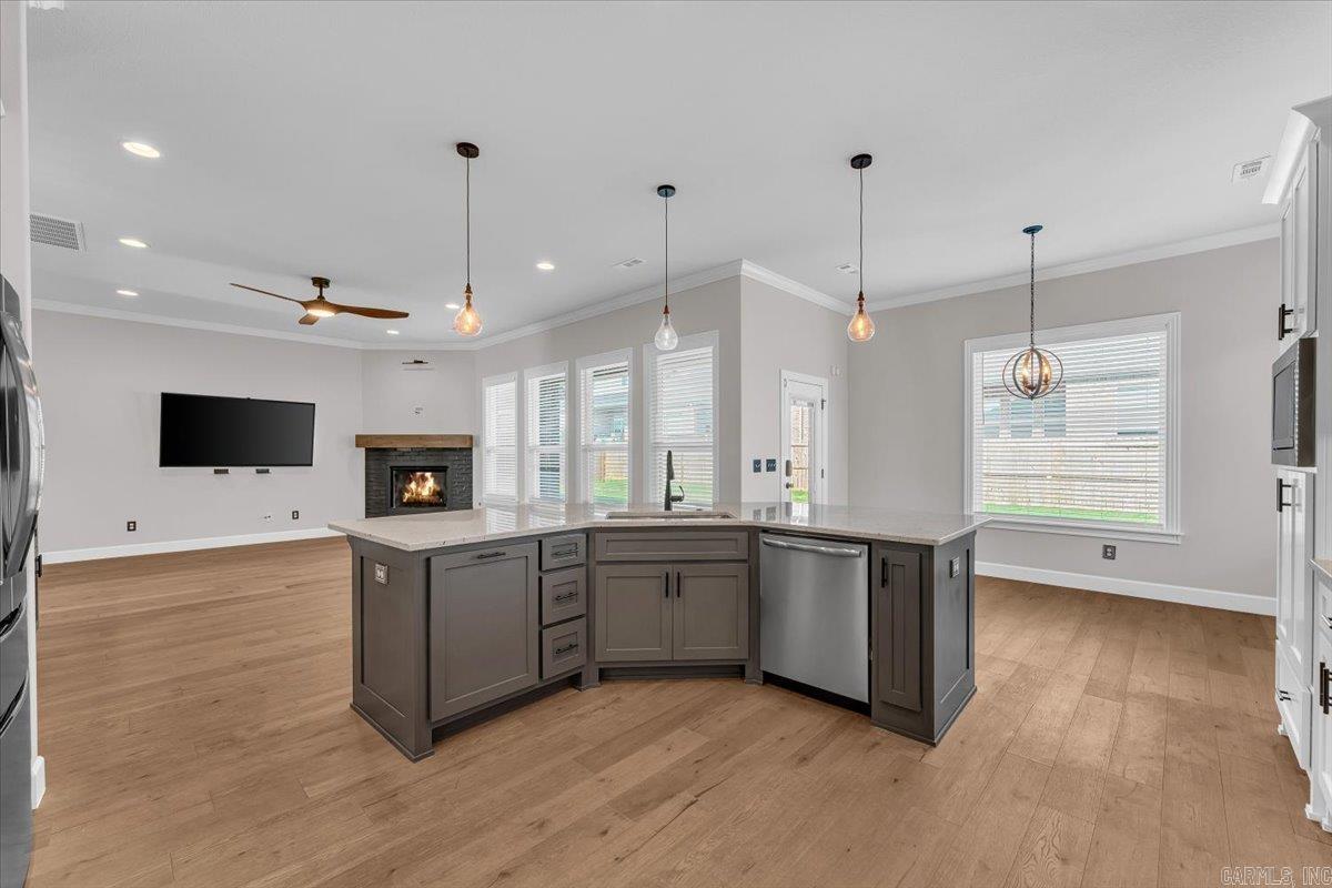 1813 Salmon  Pea Ridge, AR