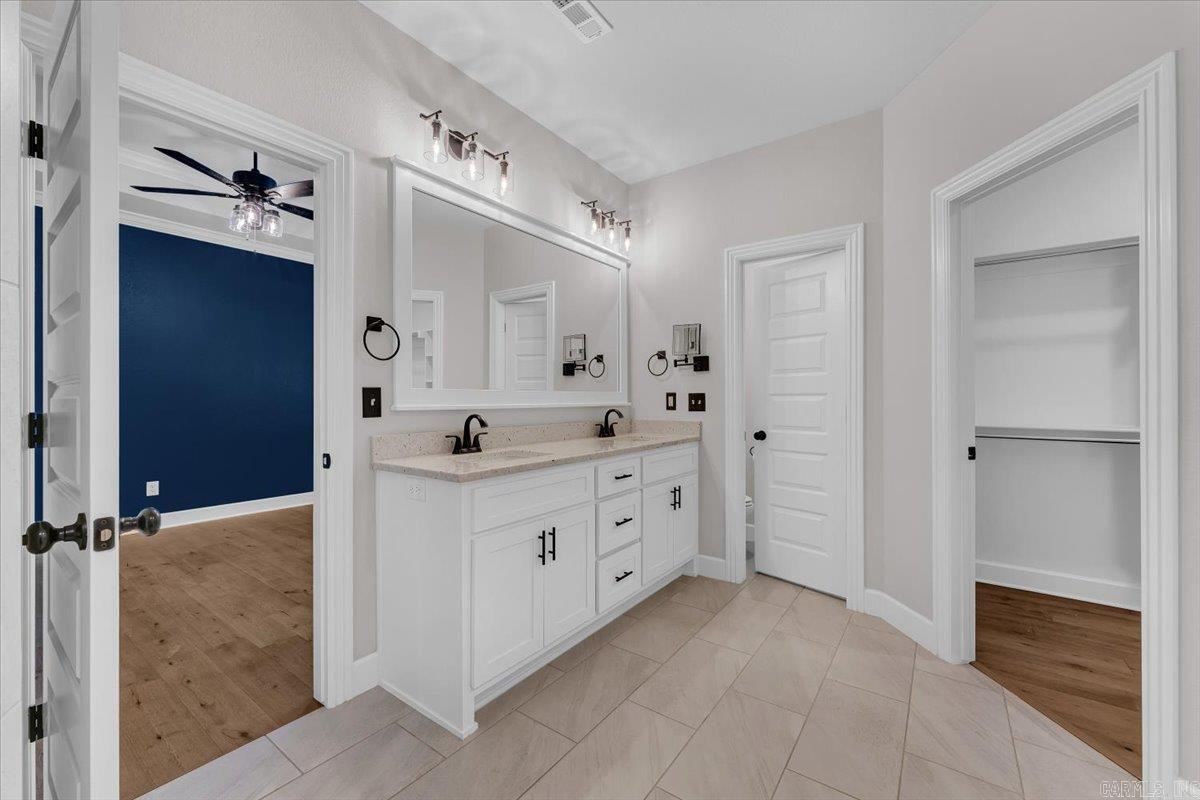 1813 Salmon  Pea Ridge, AR