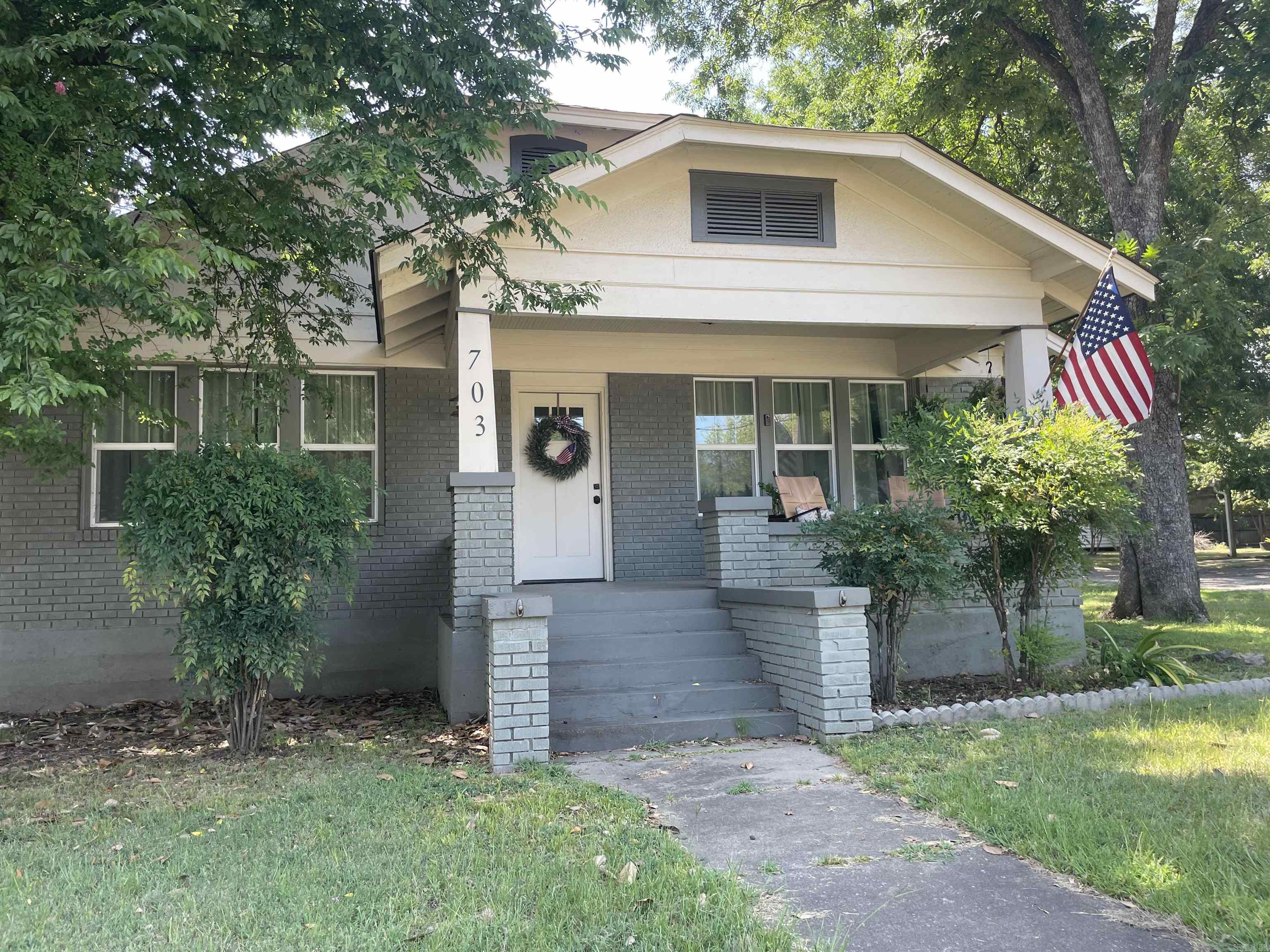 703 N Oak  Morrilton, AR