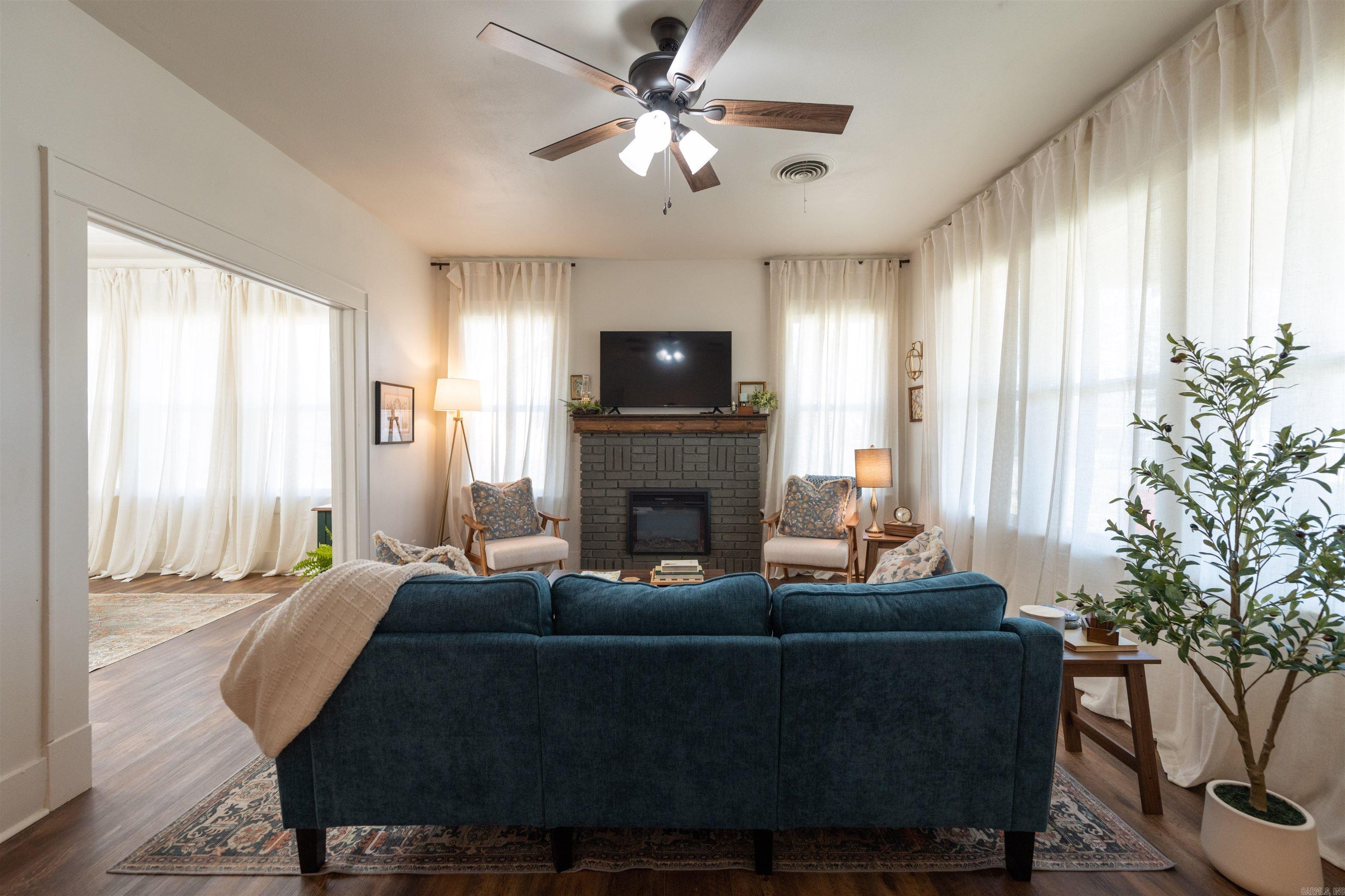 703 N Oak  Morrilton, AR