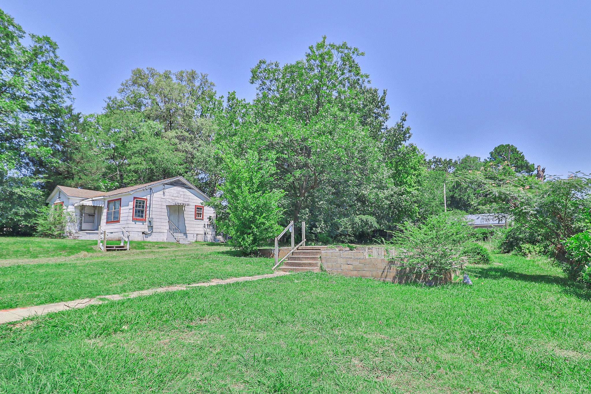 906 E Matthews  Jonesboro, AR