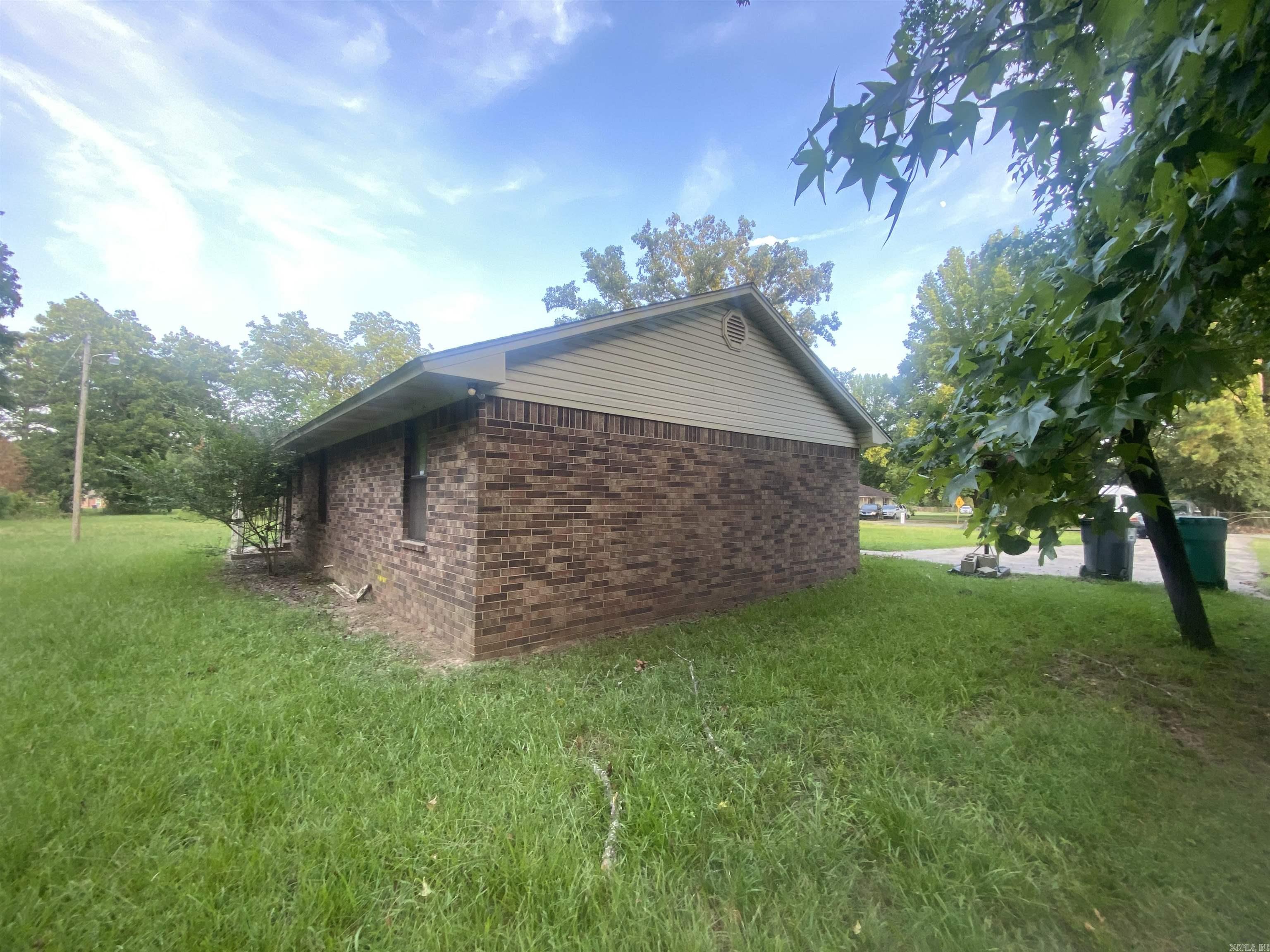 1223 E 28th  Pine Bluff, AR