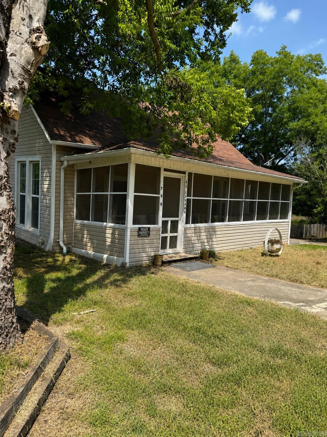 738 Brinkley  De Valls Bluff, AR