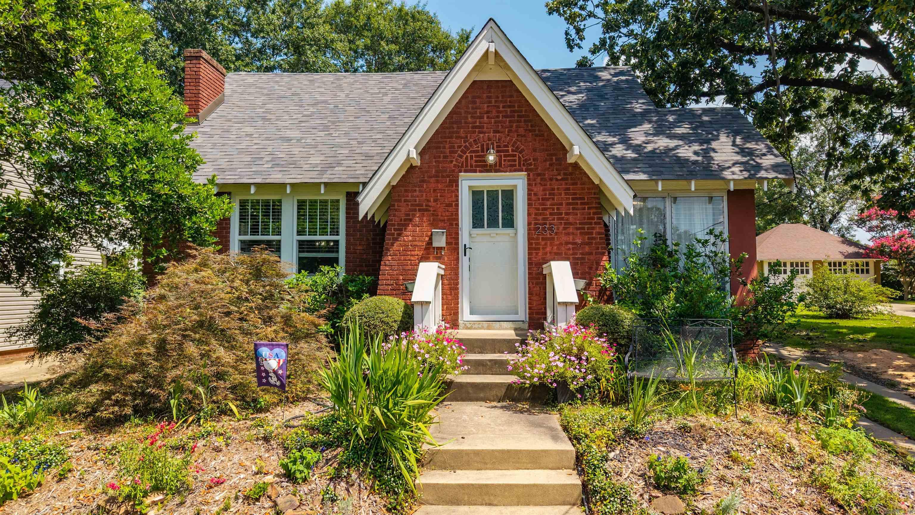 233 E B  North Little Rock, AR