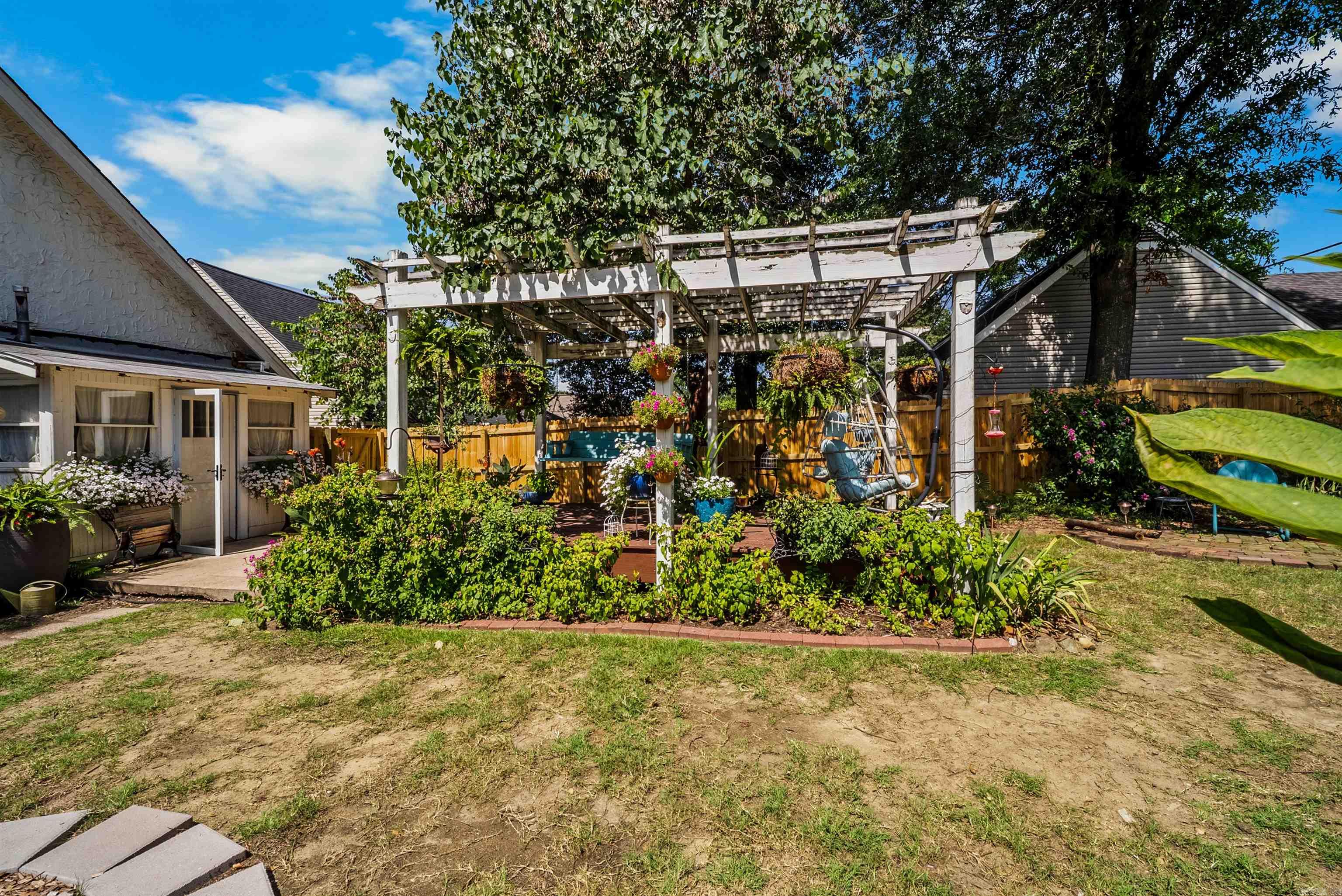 233 E B  North Little Rock, AR
