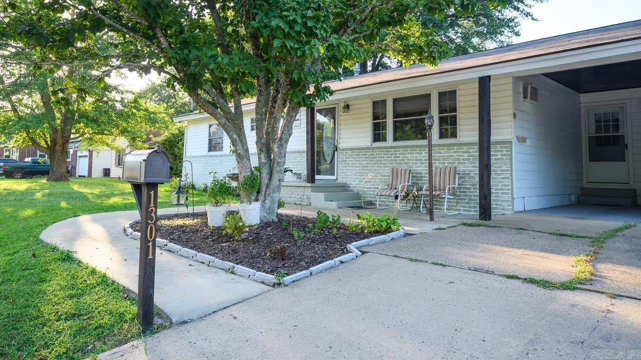 1301 Reeves Ave  Mena, AR