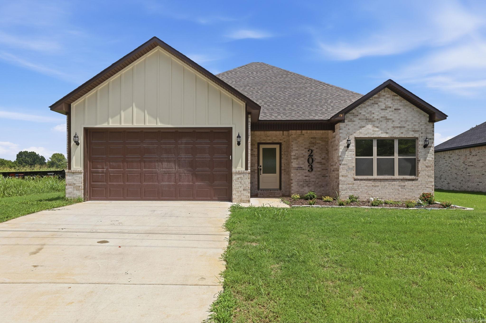 203 E Flordia  Beebe, AR