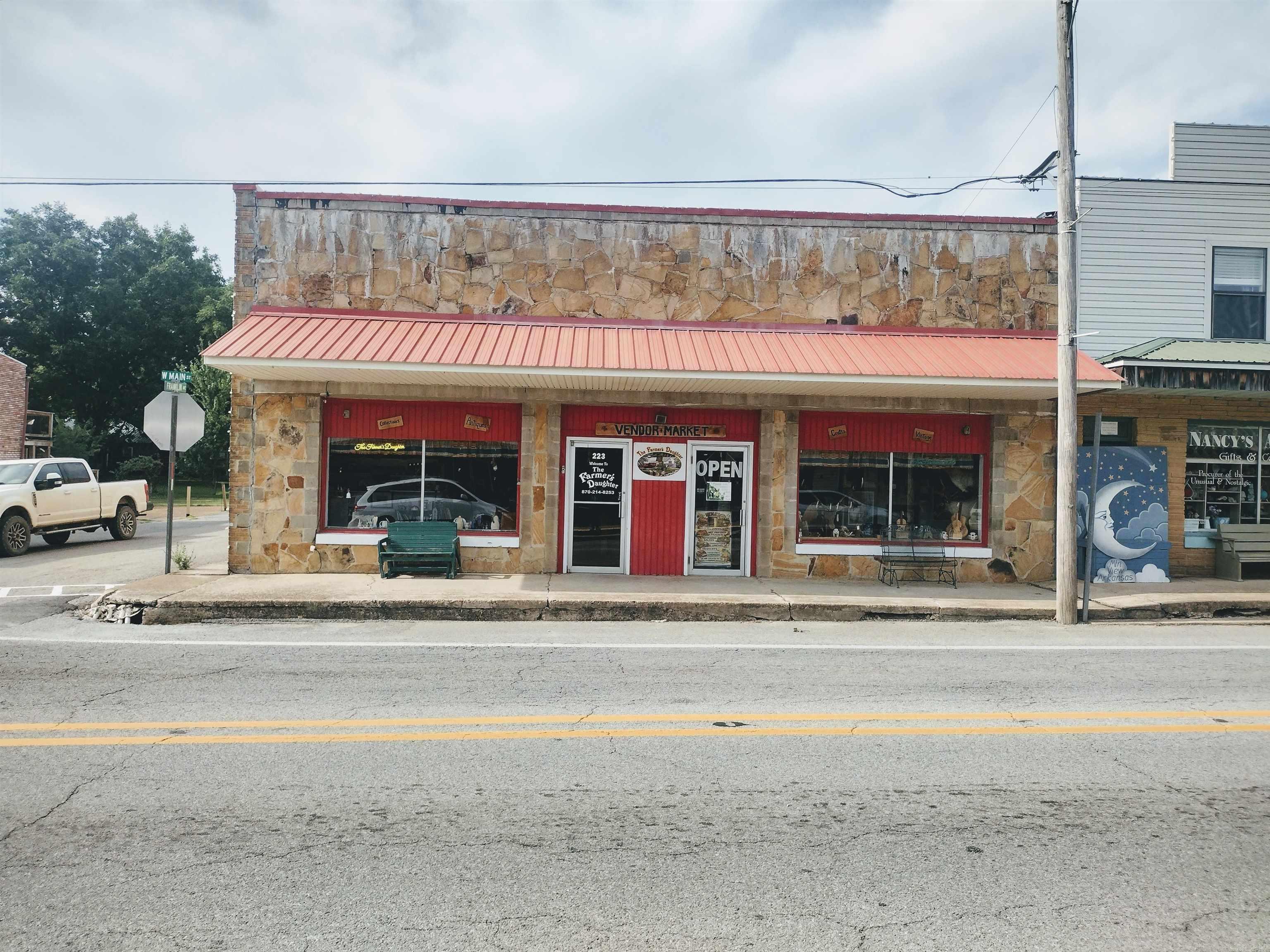 223 west Main  Mountain View, AR