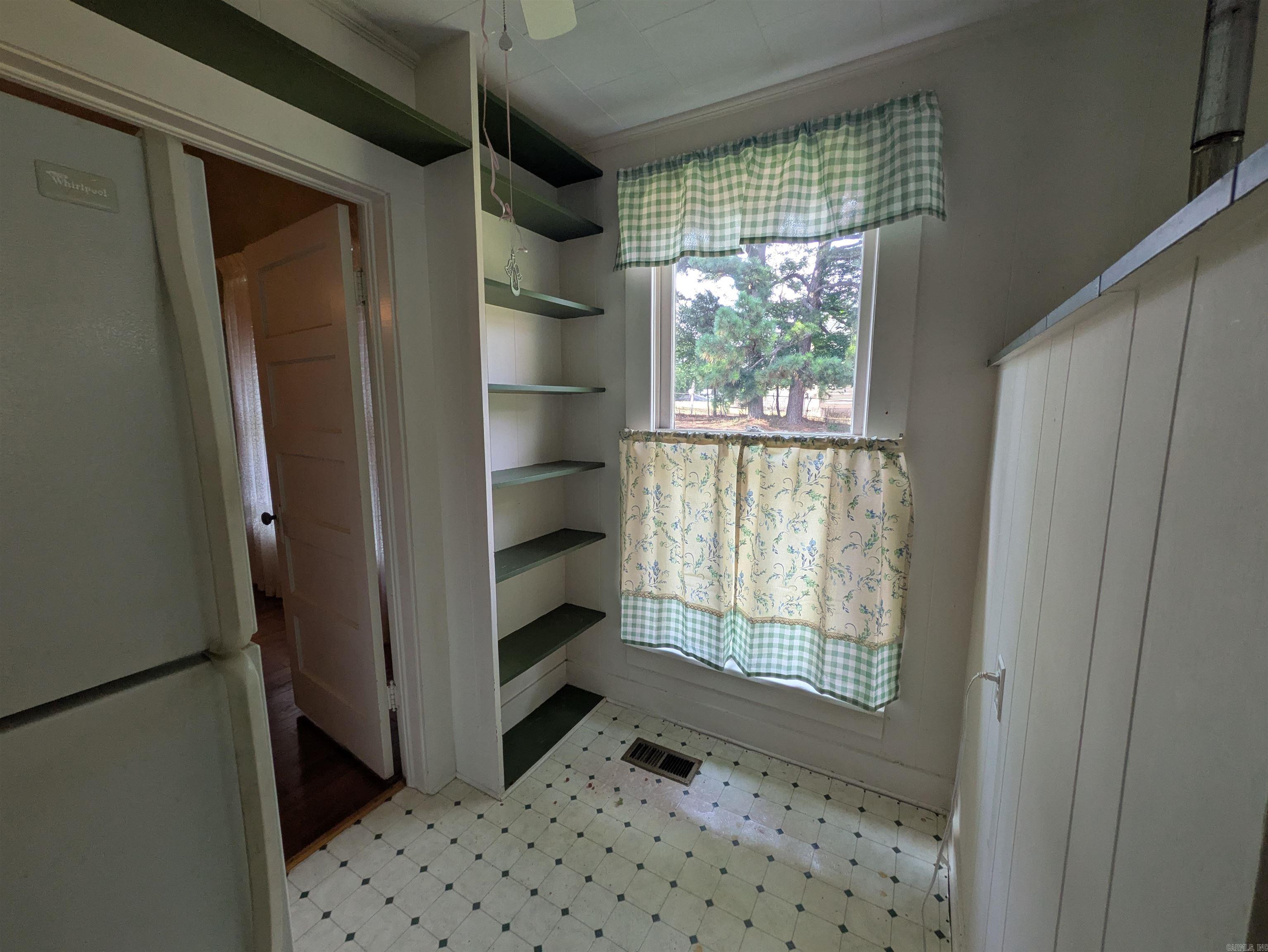 602 Avenue 2 NE  Atkins, AR