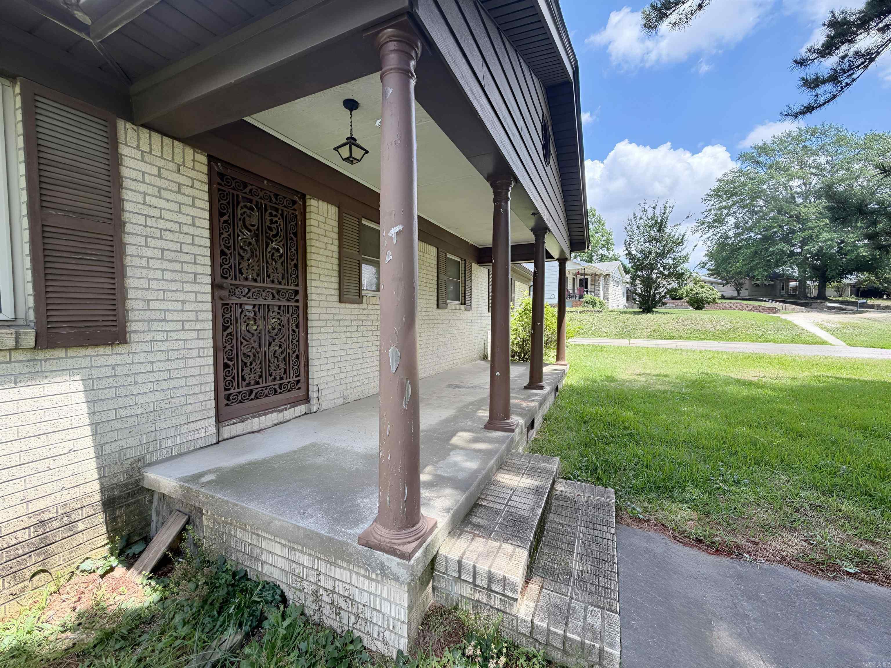 1008 North  Benton, AR