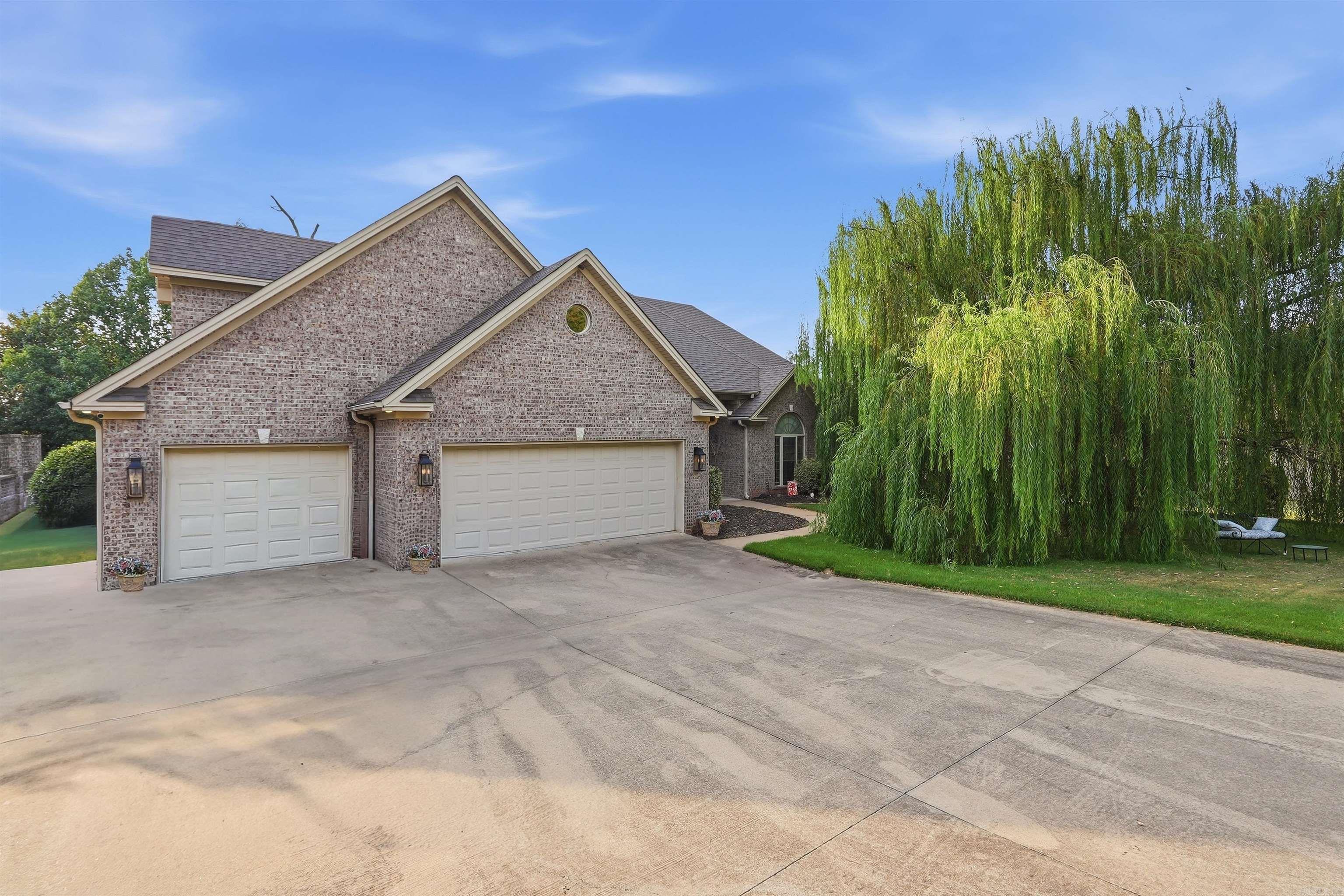 7225 E Worth Ave Benton, AR 72019
