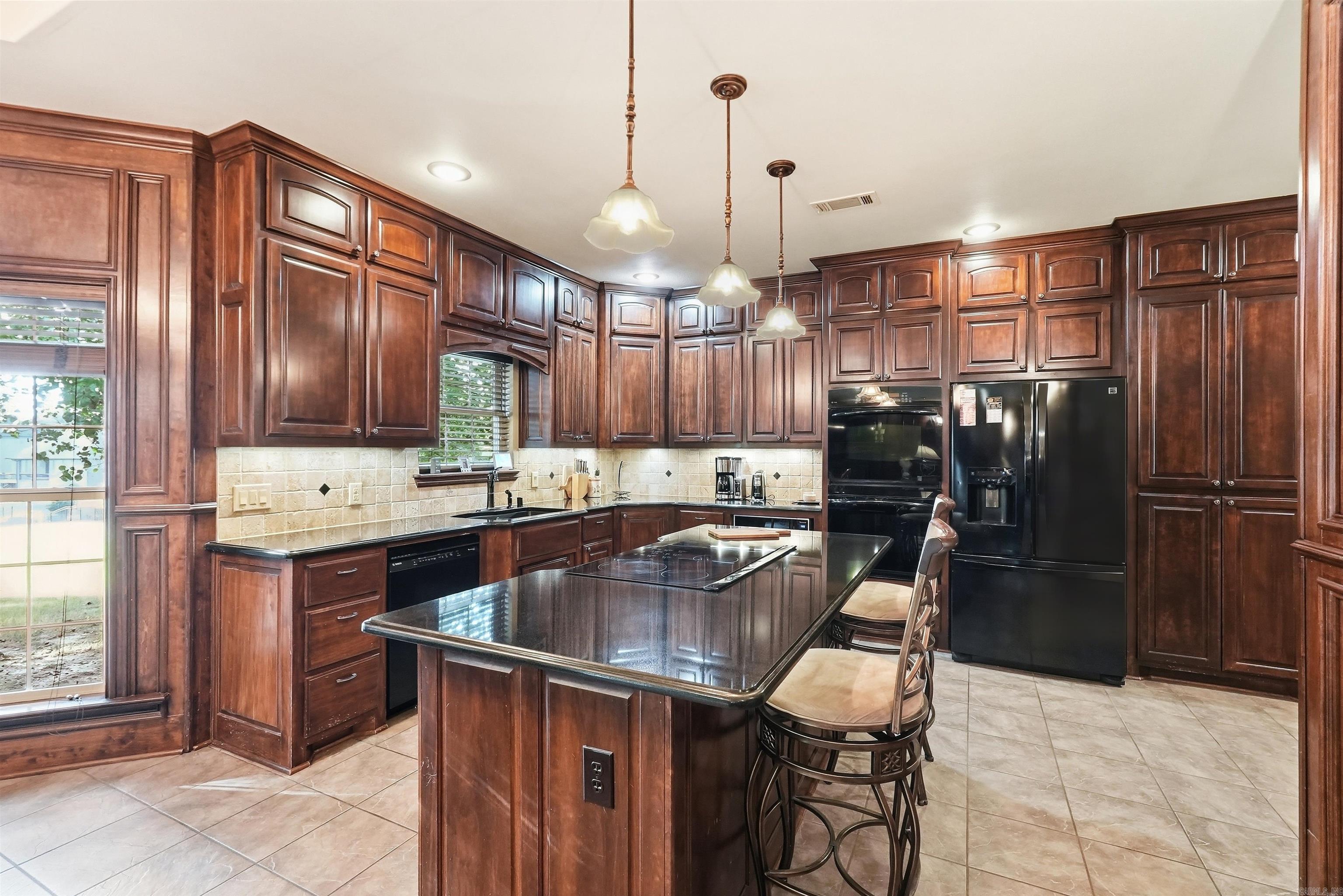 7225 E Worth Ave Benton, AR 72019