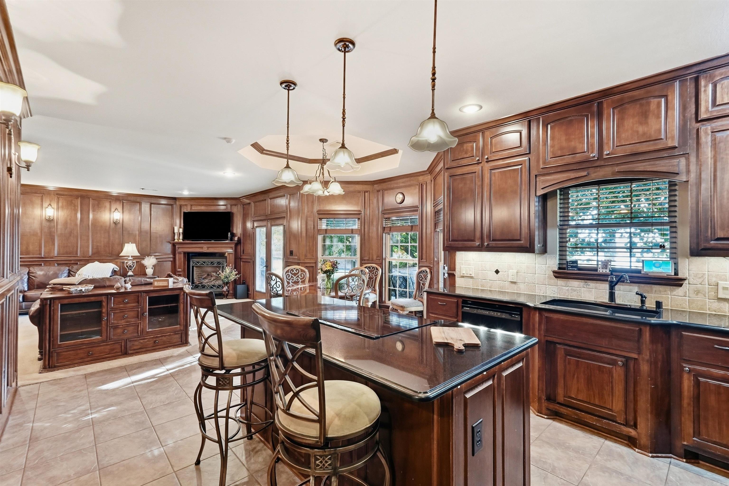7225 E Worth Ave Benton, AR 72019