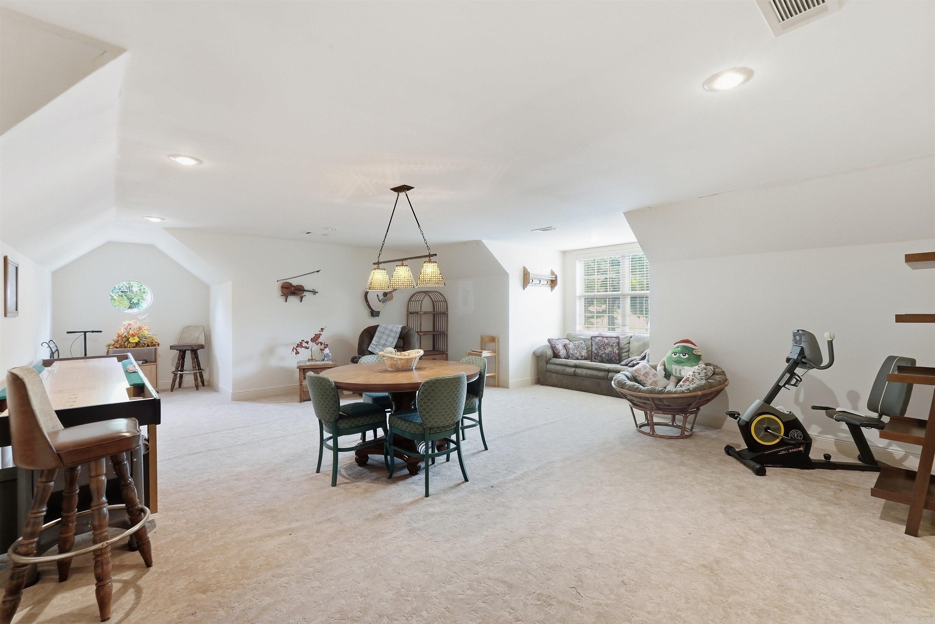 7225 E Worth Ave Benton, AR 72019