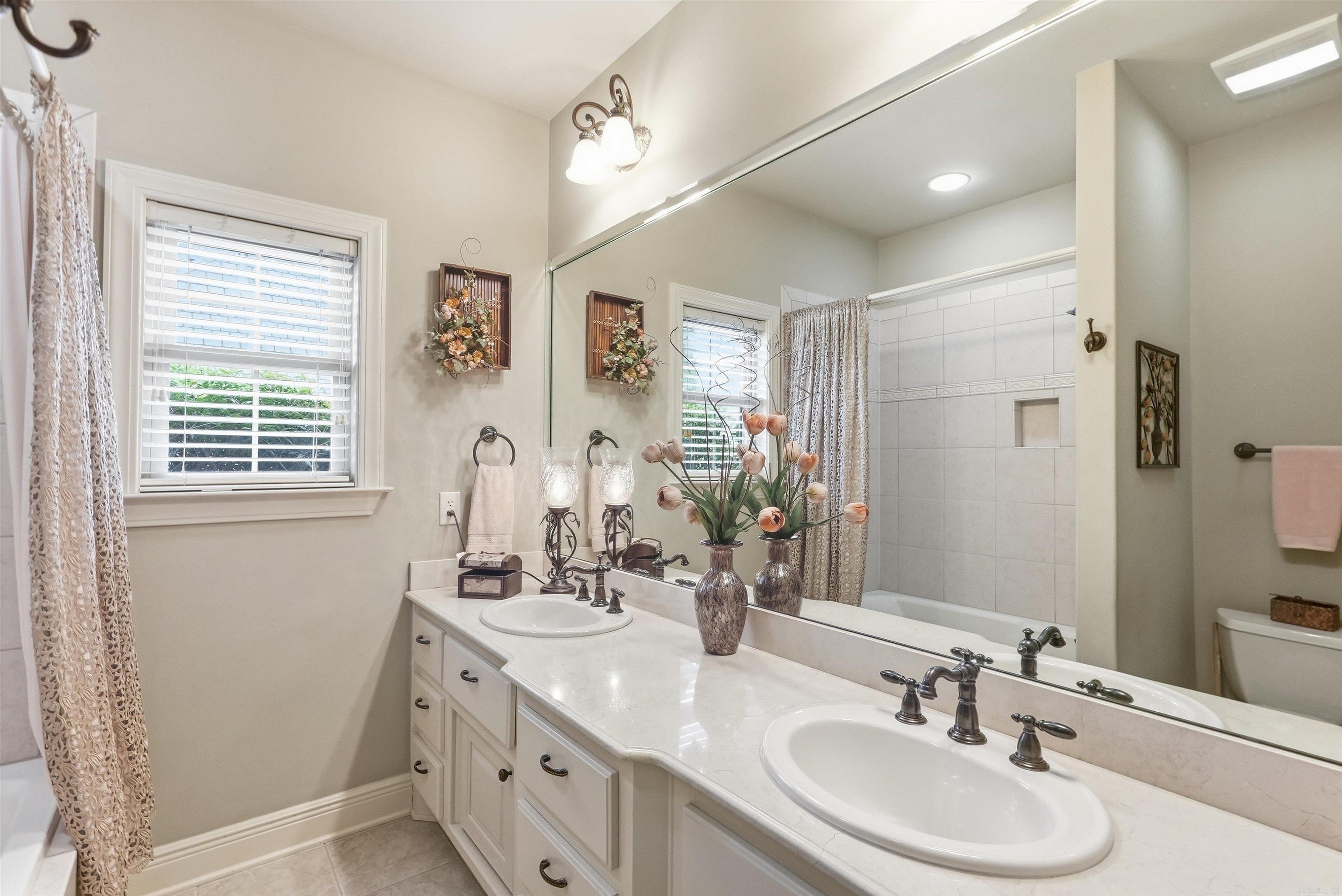 7225 E Worth Ave Benton, AR 72019