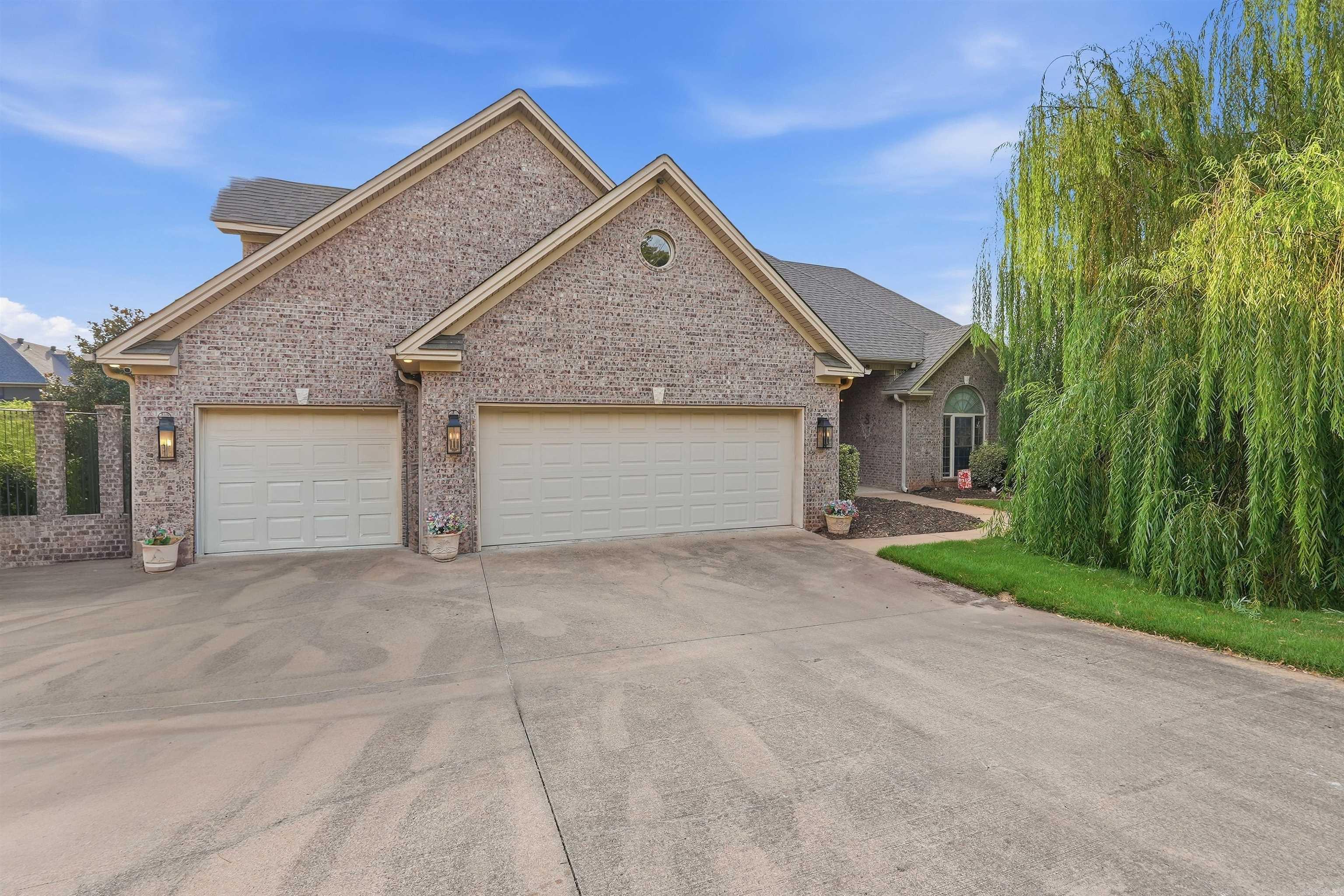 7225 E Worth Ave Benton, AR 72019