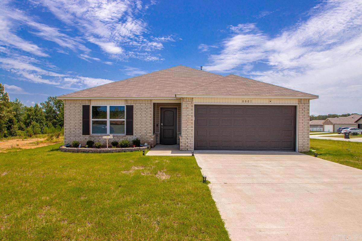 8001 White Spruce  Bauxite, AR