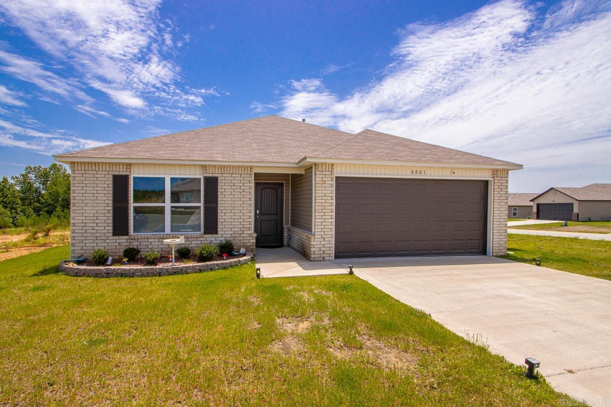 8001 White Spruce  Bauxite, AR