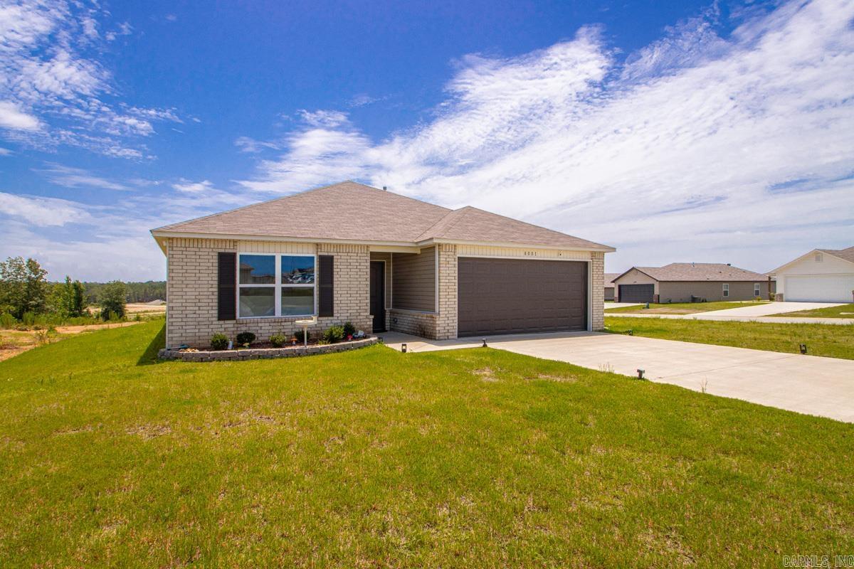 8001 White Spruce  Bauxite, AR