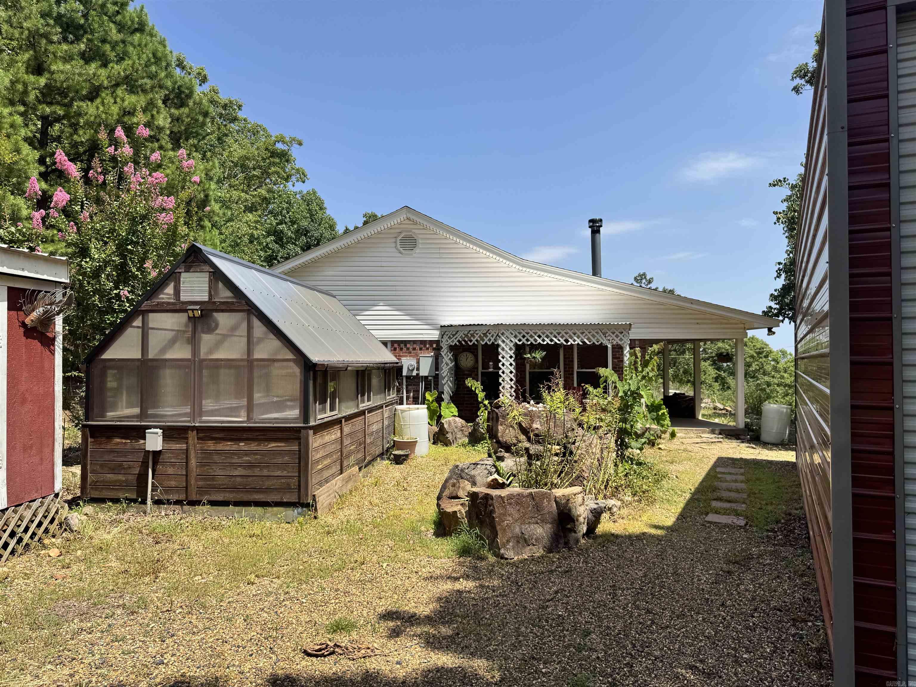 219 Shanendoah Lane Mena, AR 71953