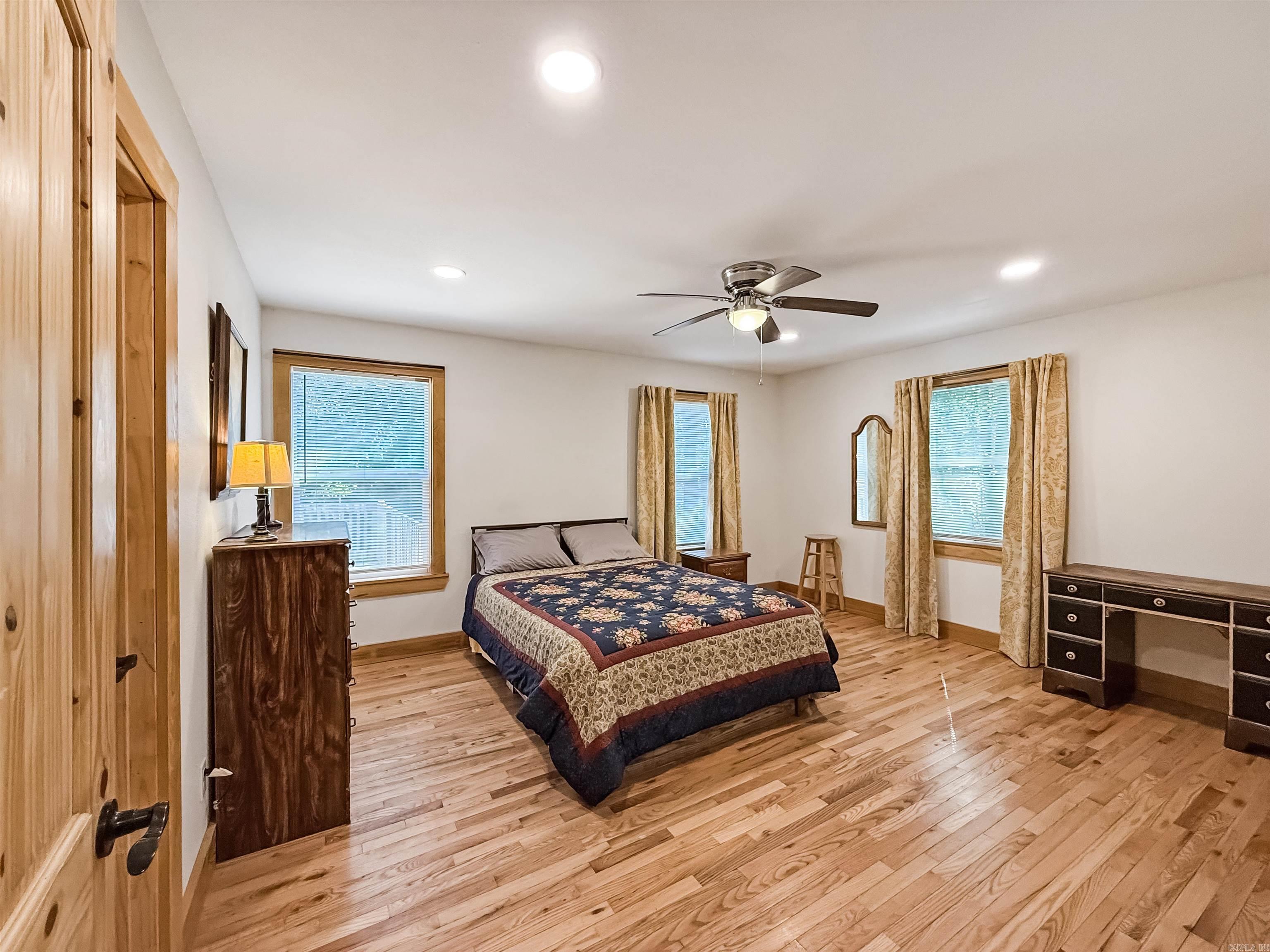 100 COUNTRY  Bismarck, AR
