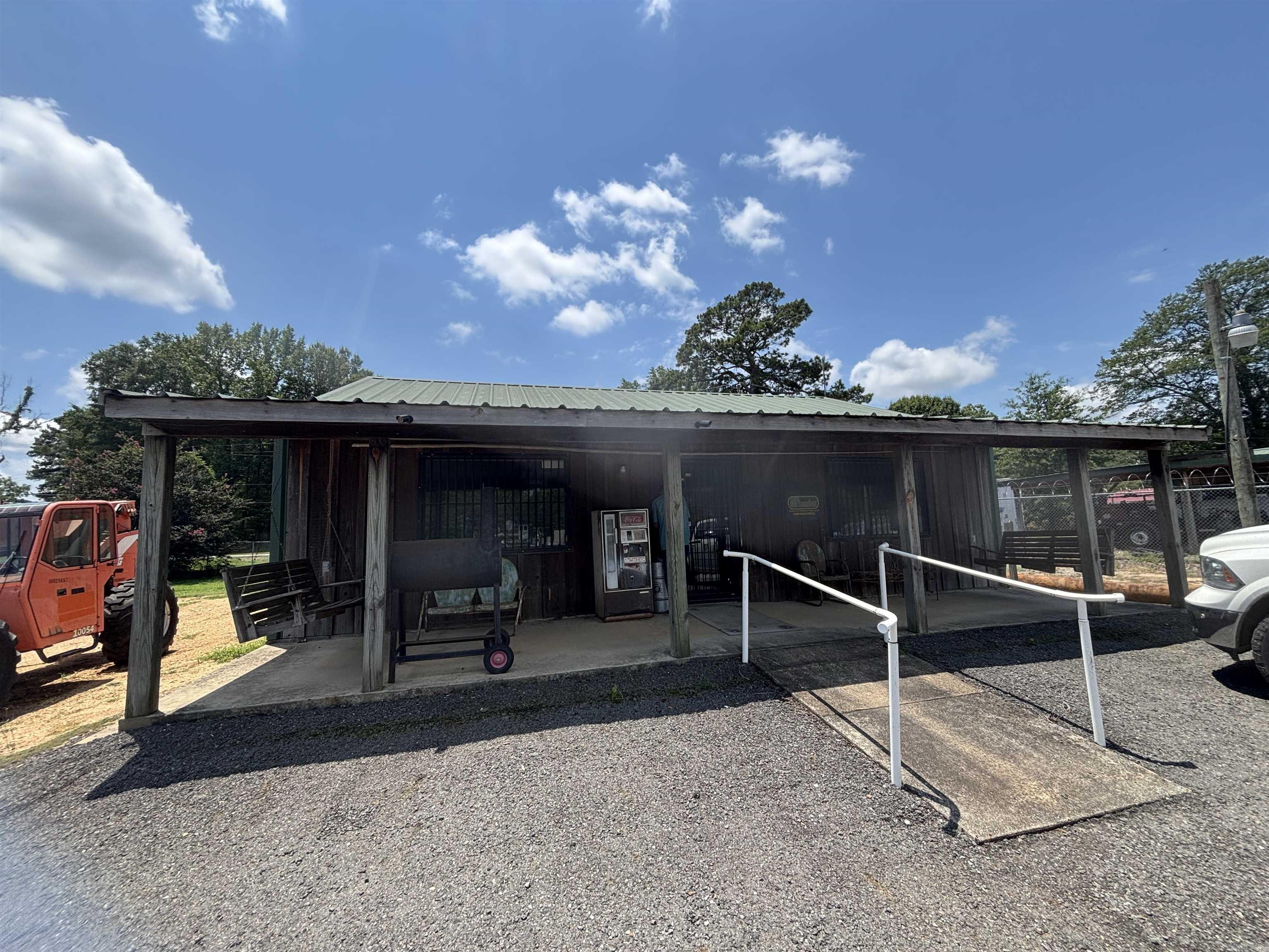 1400 E Church  Warren, AR