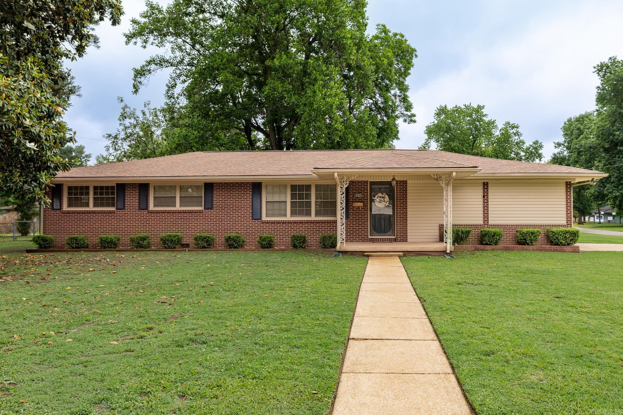 1305 Columbia  Corning, AR